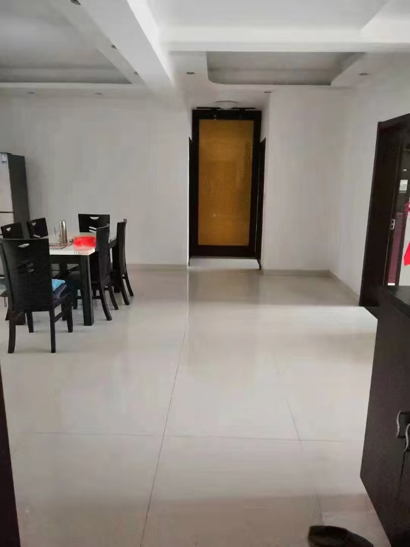 道伟山水华苑 4室2厅2卫 2200.0元/月 道伟山水华苑 4室2厅2卫 2200.0元/月室内图