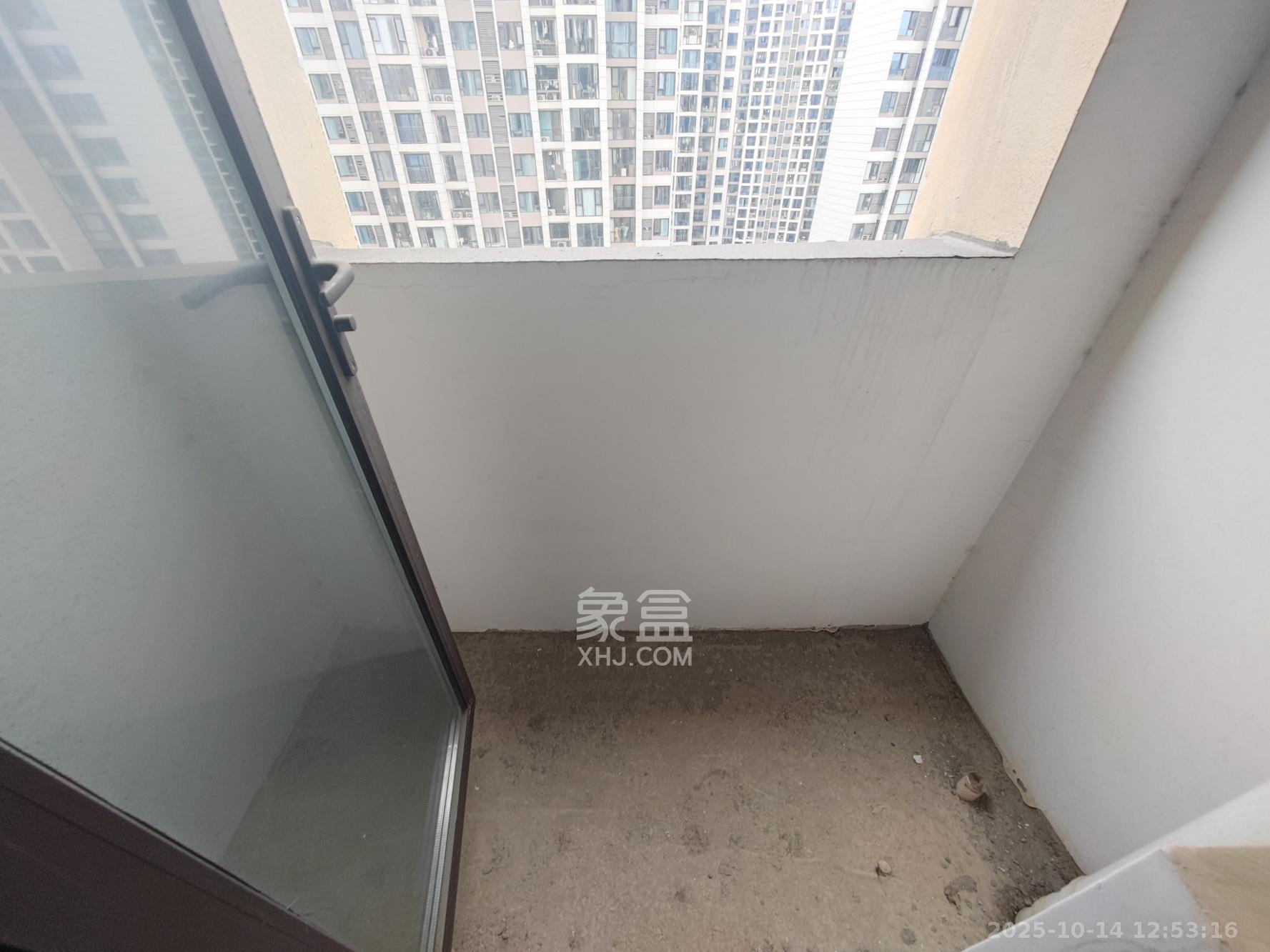 合能枫丹丽舍（柏悦名苑)  3室2厅1卫    98.0万阳台