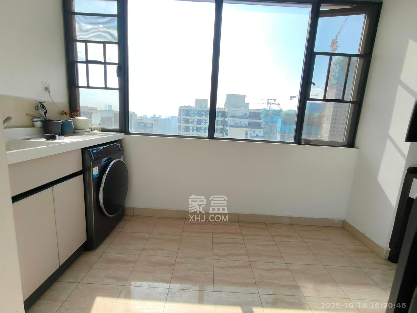 金恒银杉里 3室2厅2卫 3400.0元/月 金恒银杉里 3室2厅2卫 3400.0元/月室内图