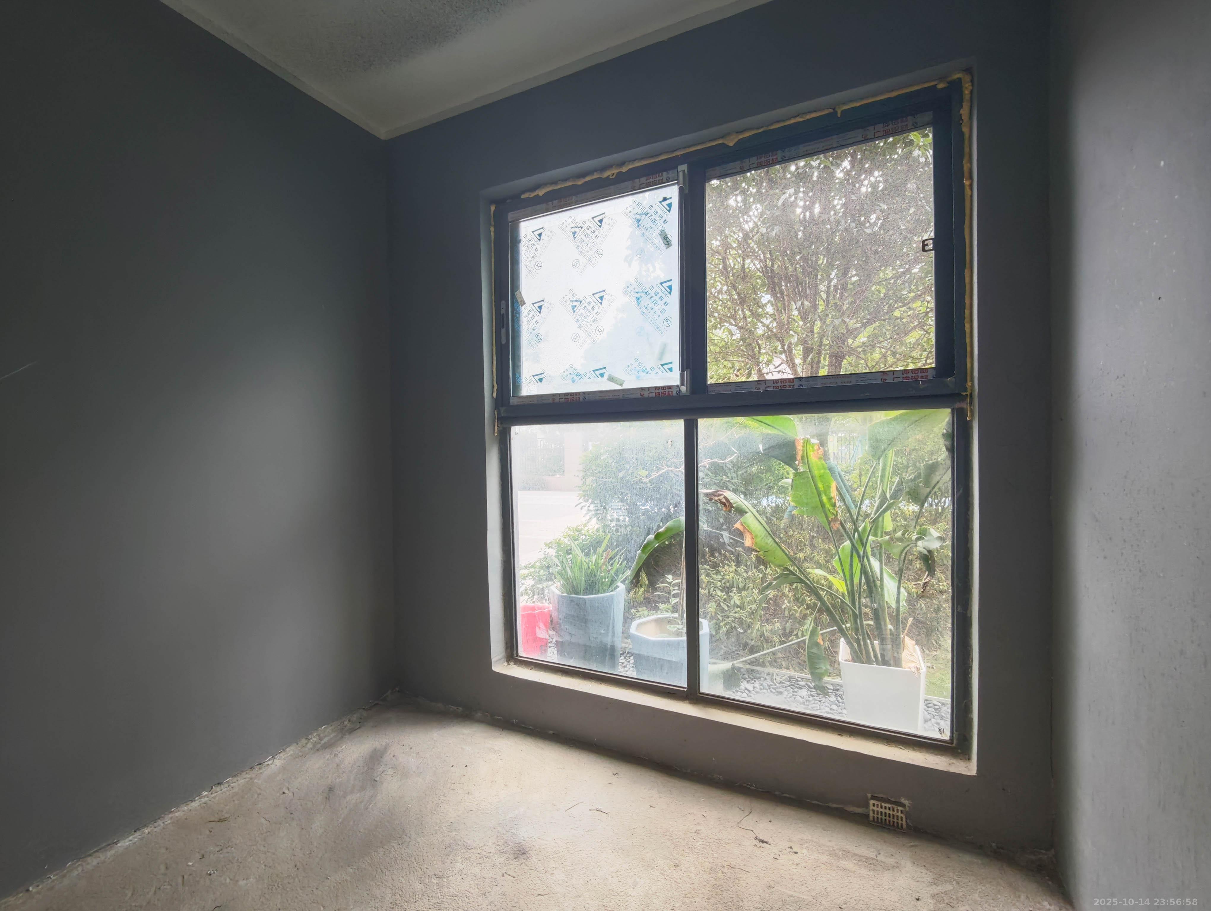 新城明昱东方  3室2厅2卫    75.0万其他