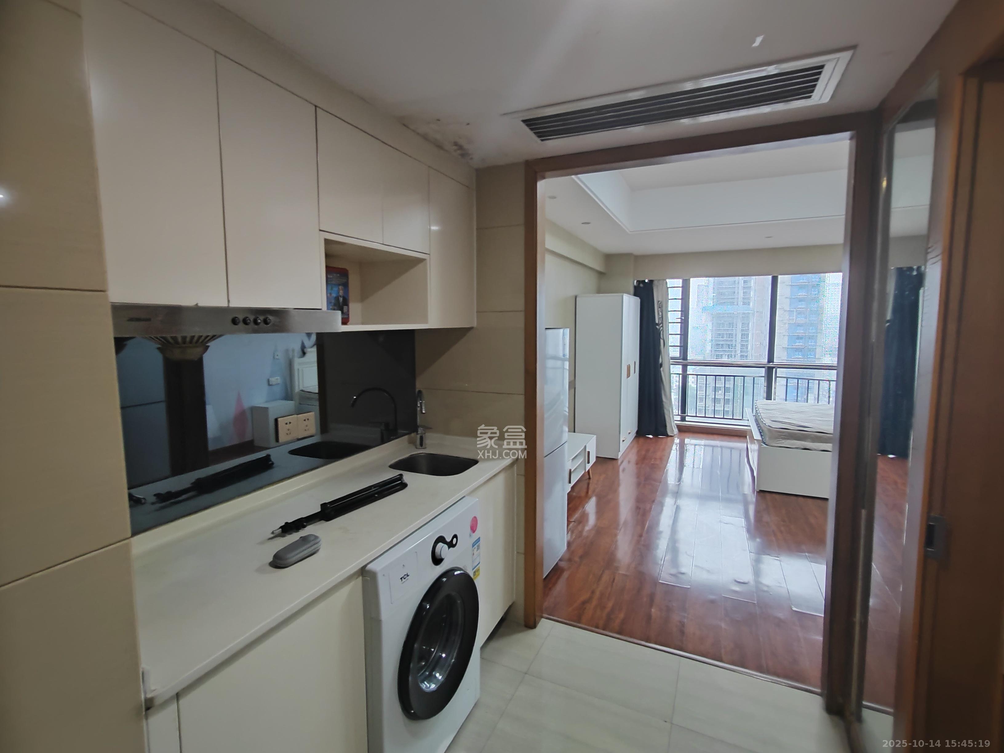 五一钻界  1室1厅1卫    2200.0元/月室内图