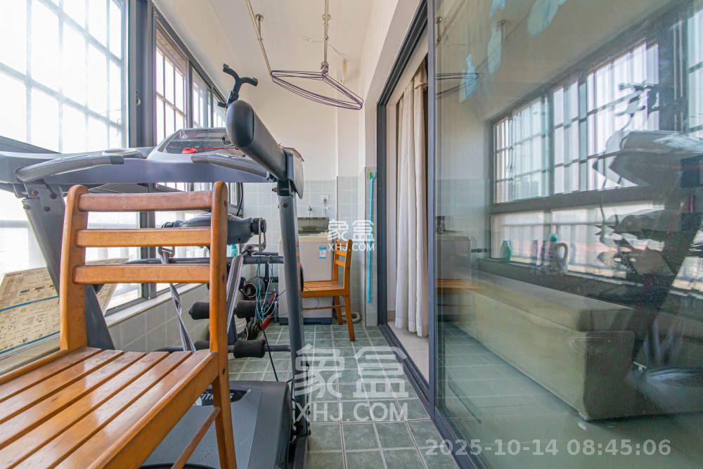 上峰苑(兰亭玥岛)  2室2厅1卫    2200.0元/月 上峰苑(兰亭玥岛)  2室2厅1卫    2200.0元/月室内图