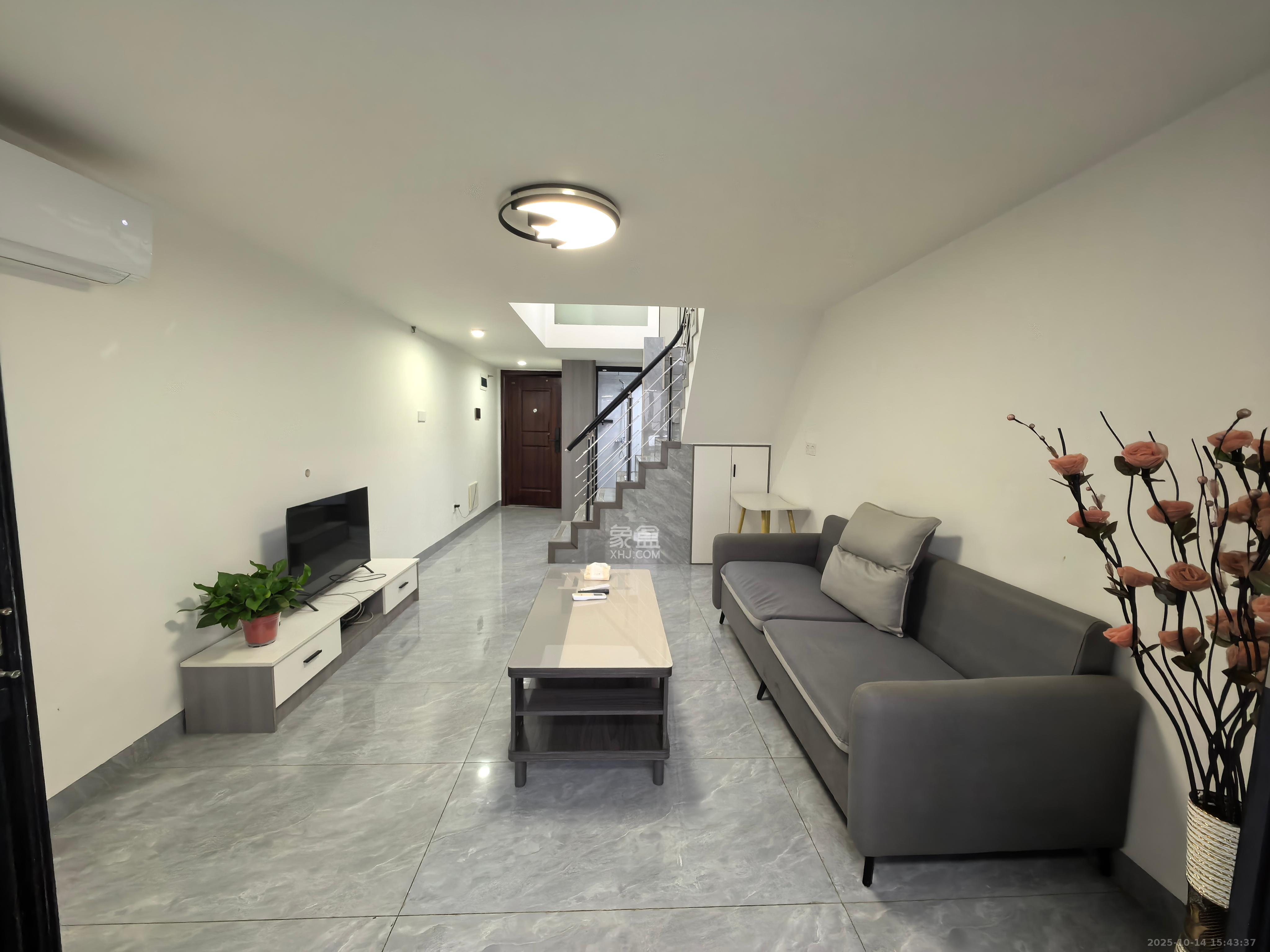 富兴悦府(富兴学府名邸)  2室1厅1卫    1600.0元/月 富兴悦府(富兴学府名邸)  2室1厅1卫    1600.0元/月室内图