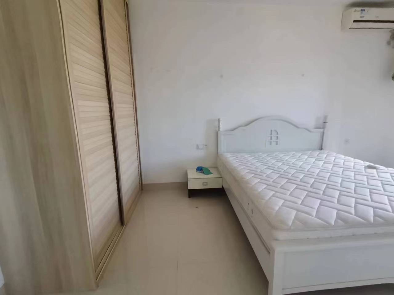 华丰大厦 1室2厅1卫 2000.0元/月 华丰大厦 1室2厅1卫 2000.0元/月室内图