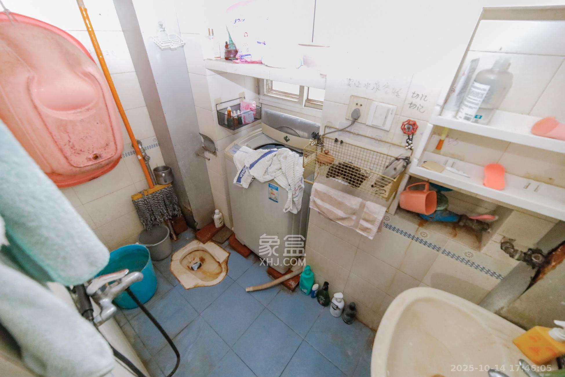 散热器厂宿舍  2室1厅1卫    29.8万卫生间
