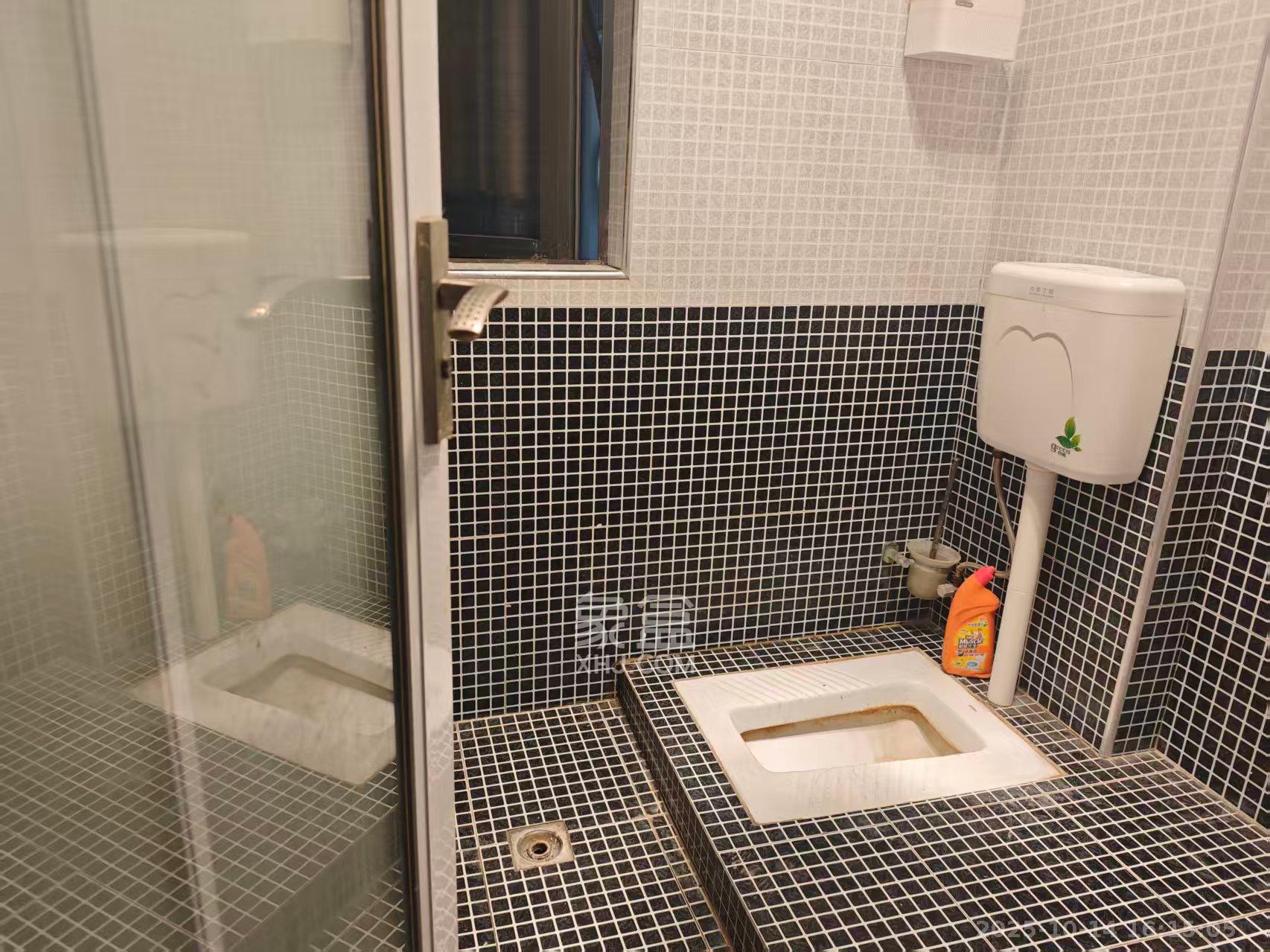 优山美地  3室2厅2卫    2400.0元/月室内图