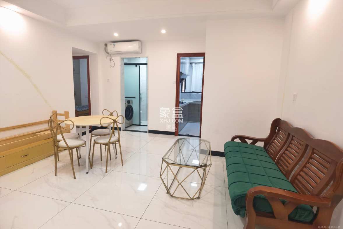 奥莱名邸 2室2厅2卫 1400.0元/月 奥莱名邸 2室2厅2卫 1400.0元/月室内图