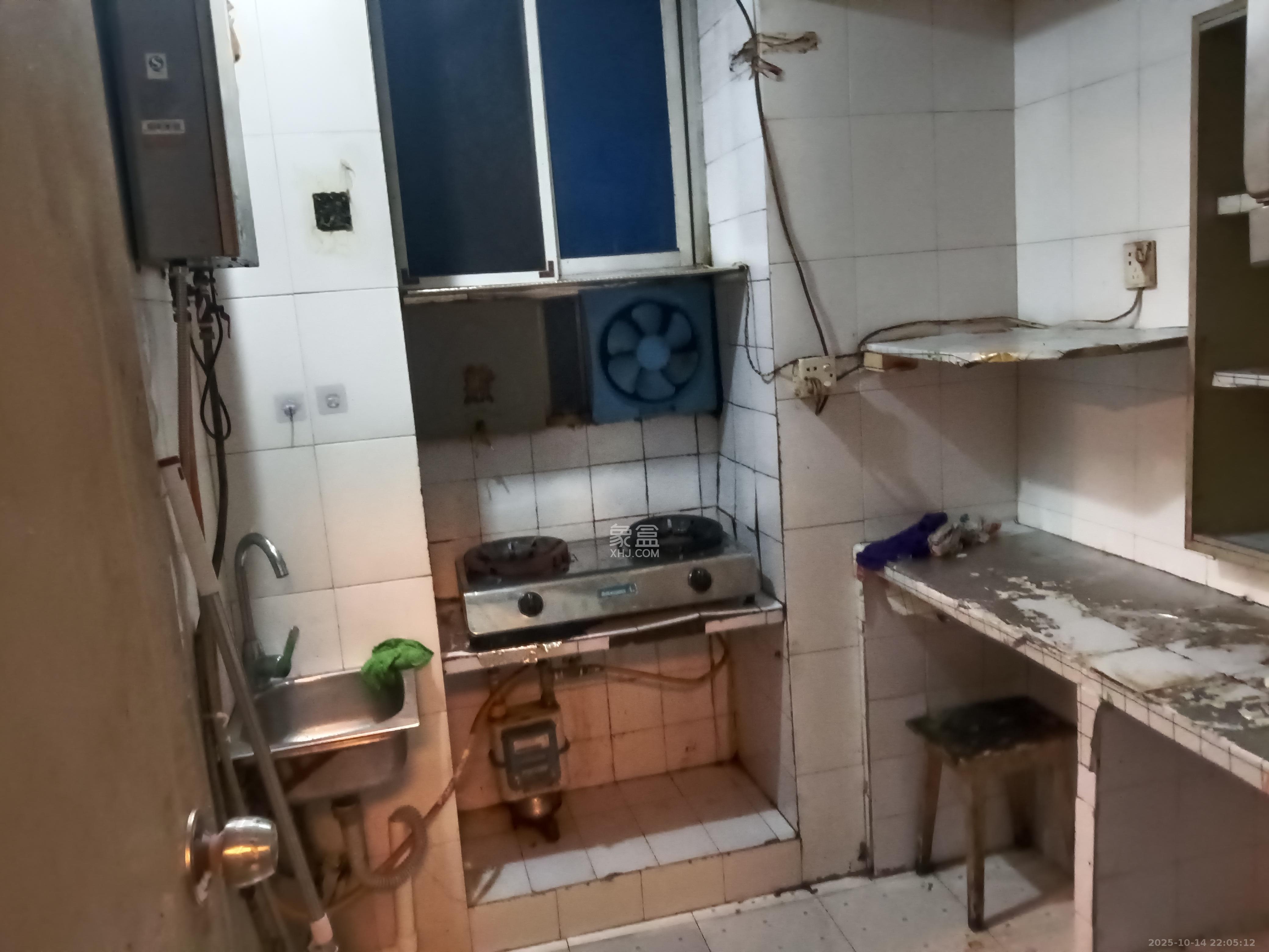 赤岗小区(一二三片)  2室1厅1卫    1400.0元/月 赤岗小区(一二三片)  2室1厅1卫    1400.0元/月室内图