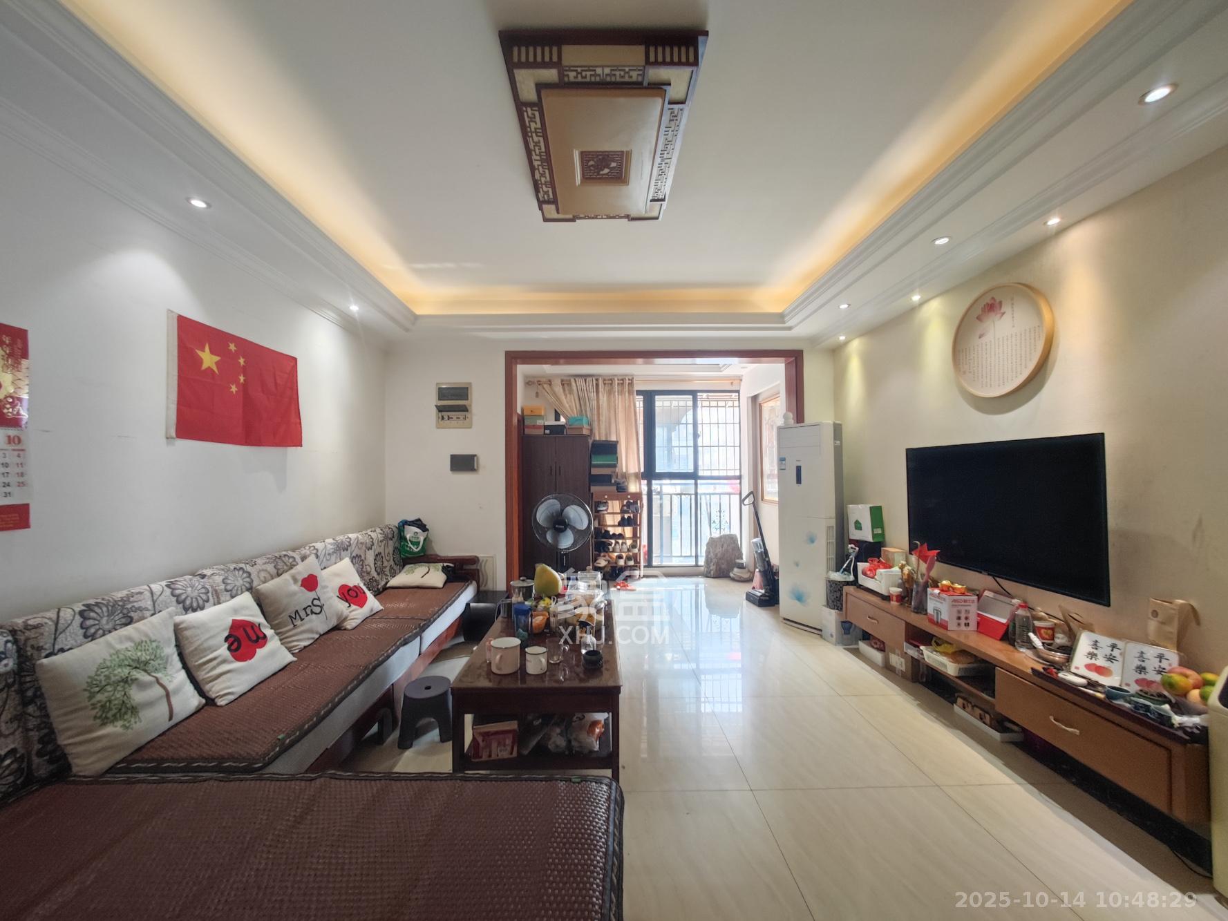 泰禹云开壹品 4室2厅2卫 136.0万 泰禹云开壹品 4室2厅2卫 136.0万客厅