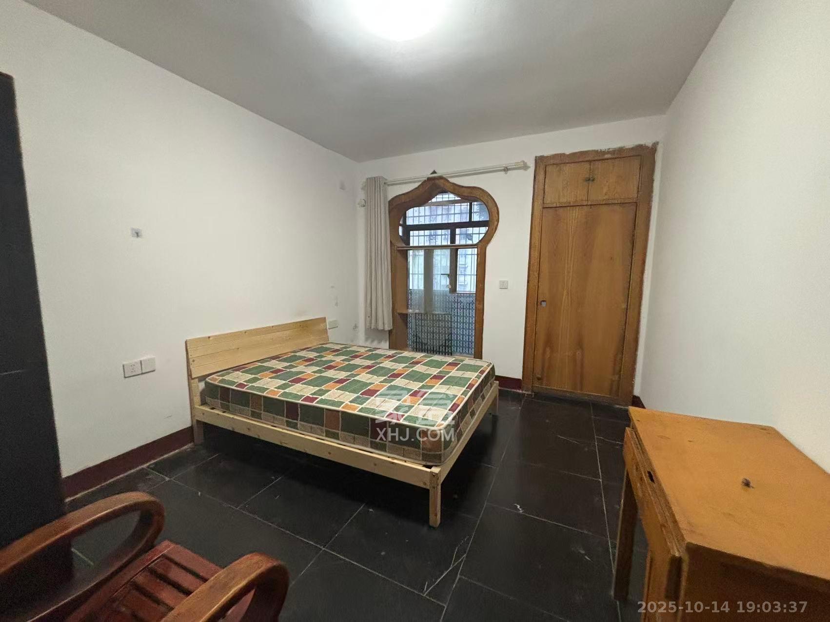 红花坡社区 2室1厅1卫 1300.0元/月 红花坡社区 2室1厅1卫 1300.0元/月室内图