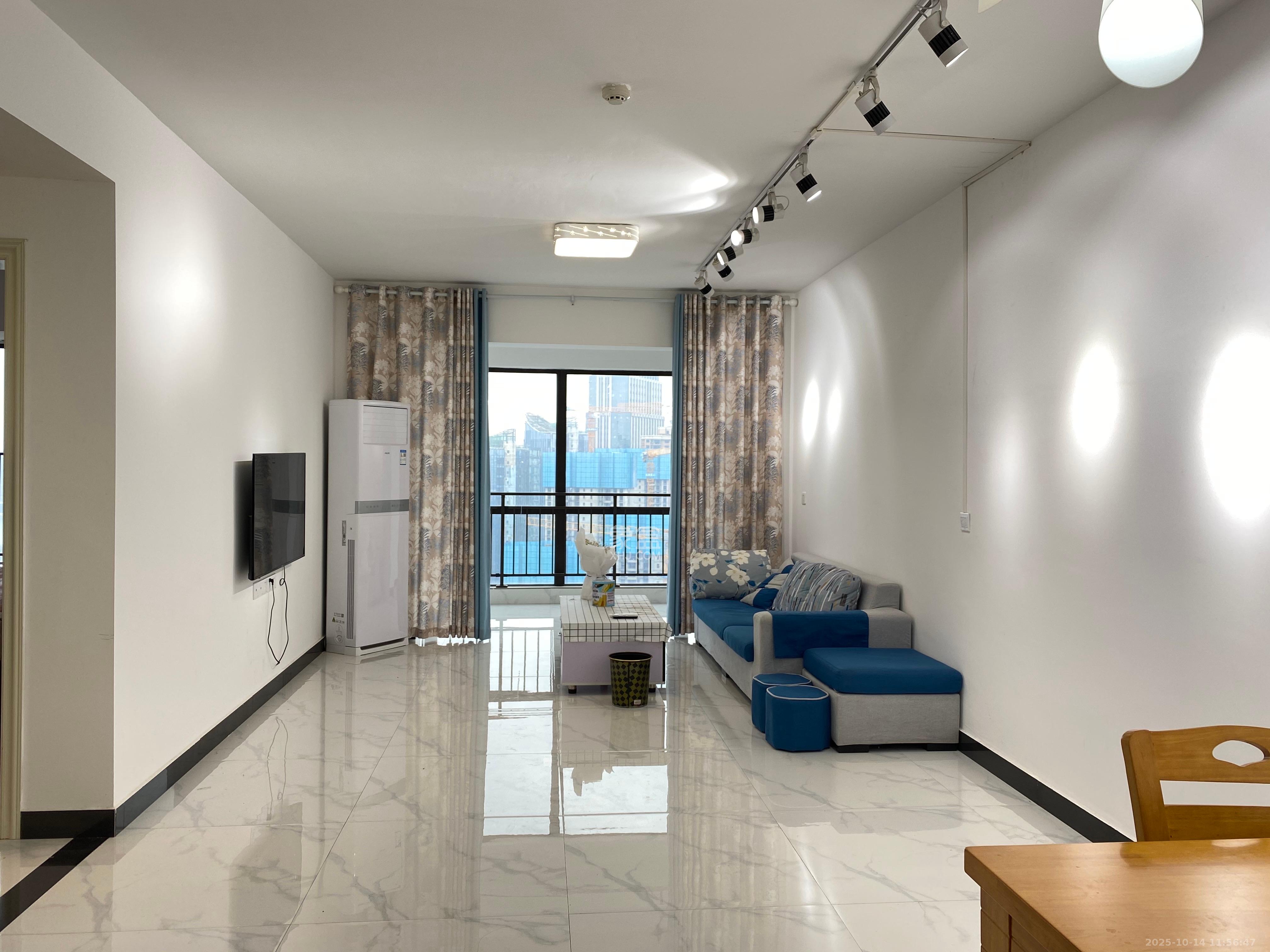 保利西海岸B区  1室2厅1卫    2500.0元/月