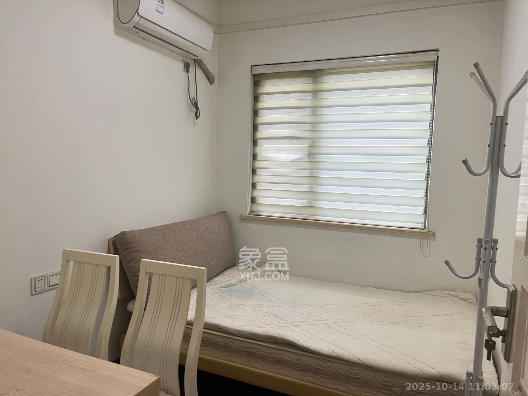 上海城小区  3室2厅2卫    2150.0元/月室内图