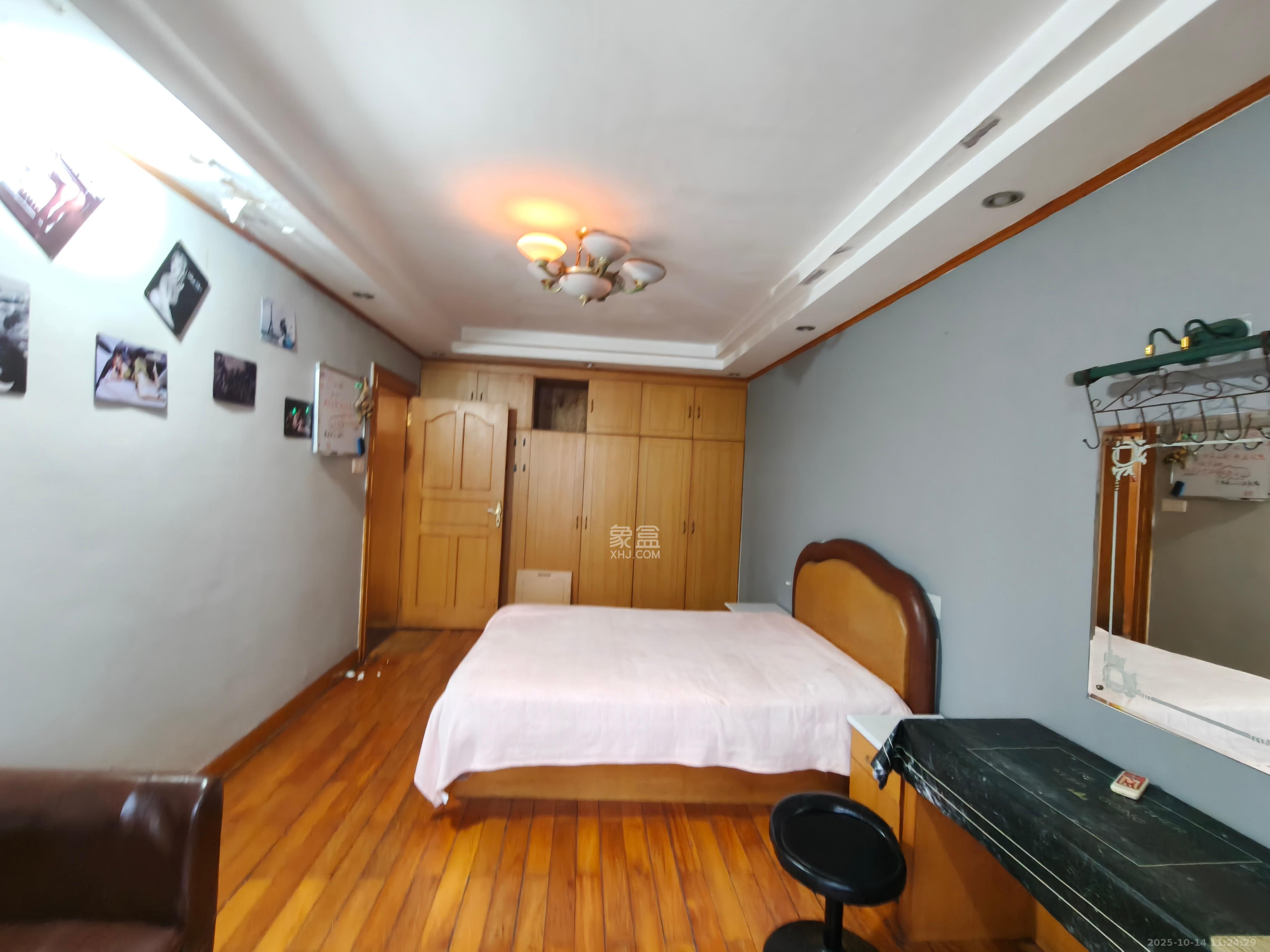 曾家湾13号生活区（友谊集团公司宿舍）  2室1厅1卫    1300.0元/月