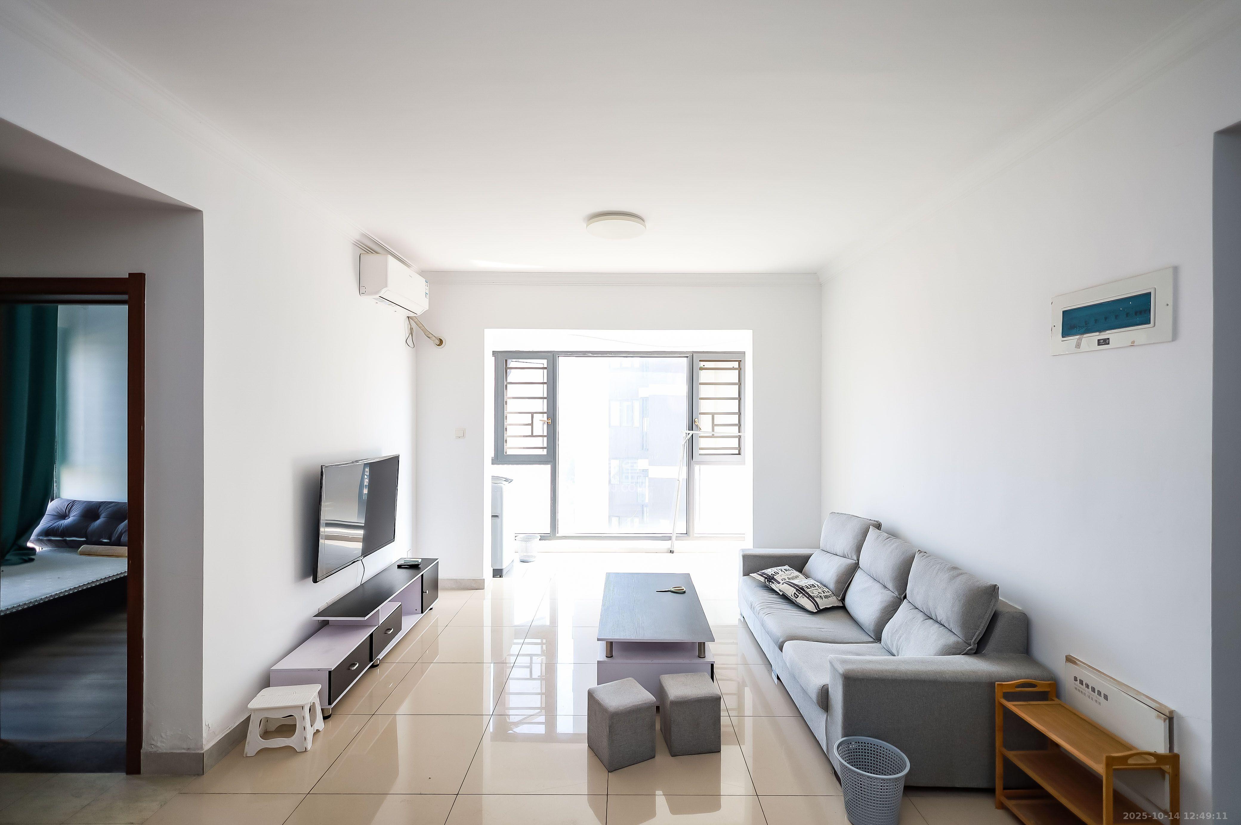 金辉优步花园  3室2厅2卫    2600.0元/月 金辉优步花园  3室2厅2卫    2600.0元/月室内图