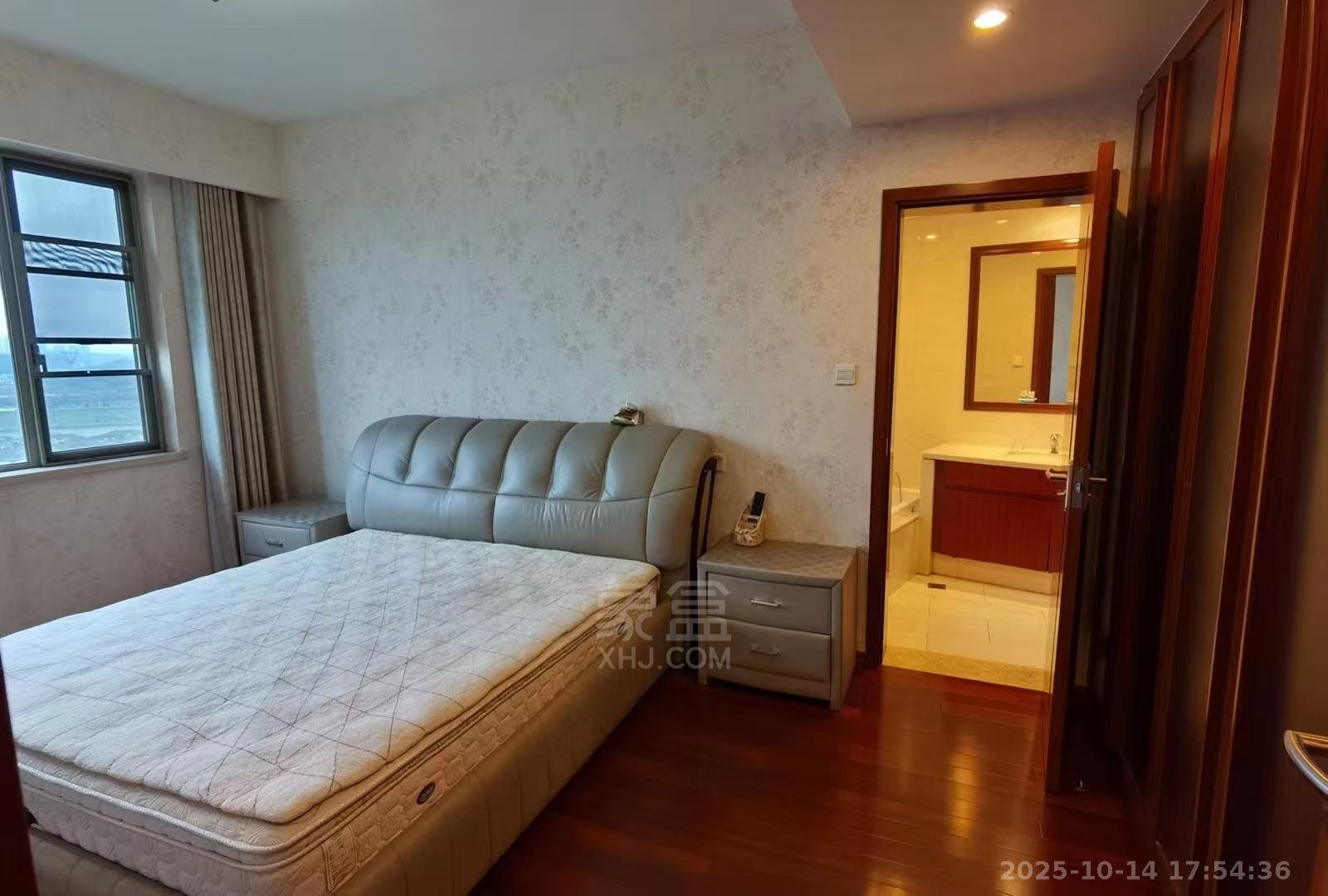 晋合湘水湾一期  2室2厅2卫    2200.0元/月室内图