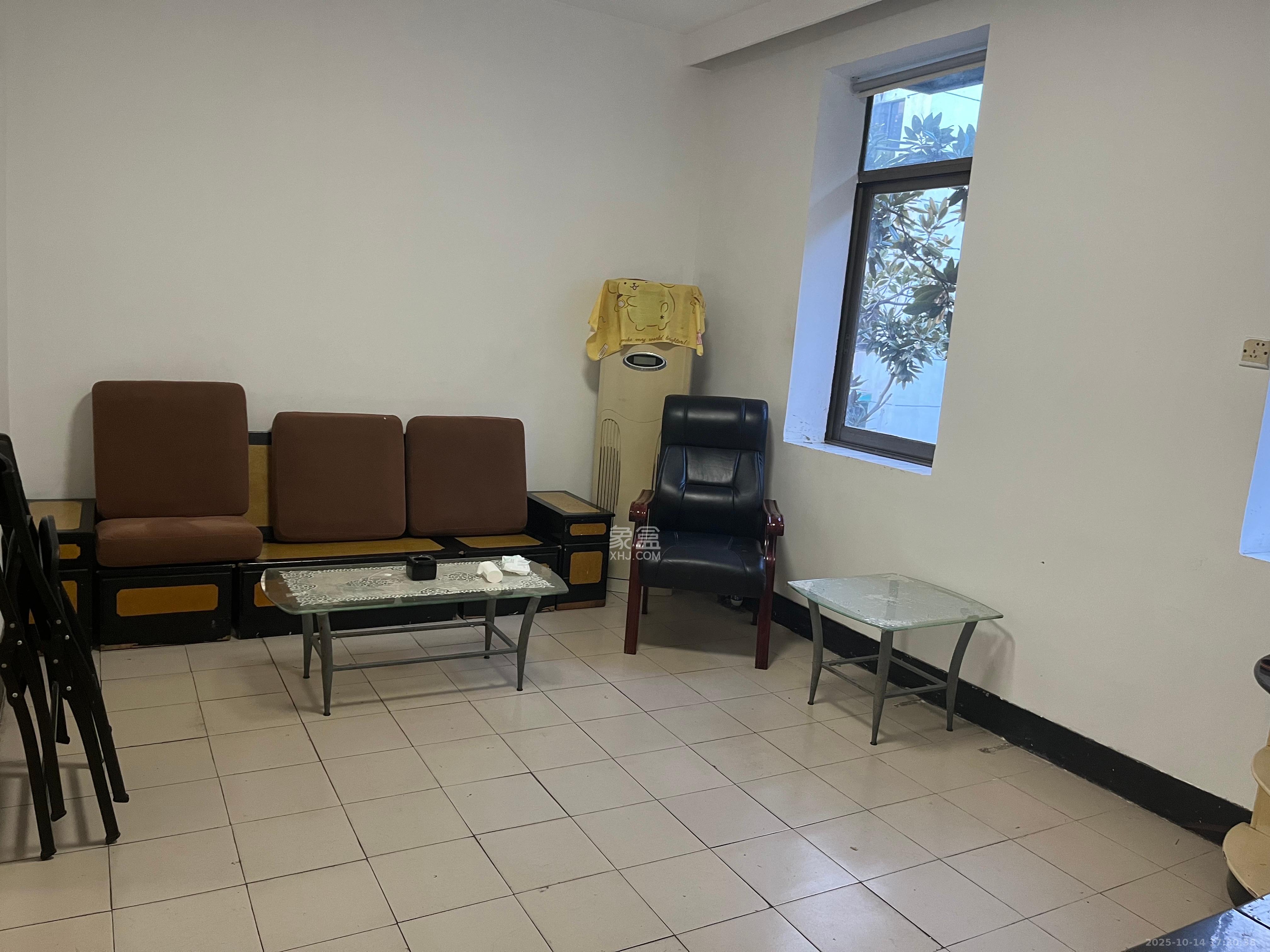 广电南院宿舍  2室2厅1卫    1400.0元/月