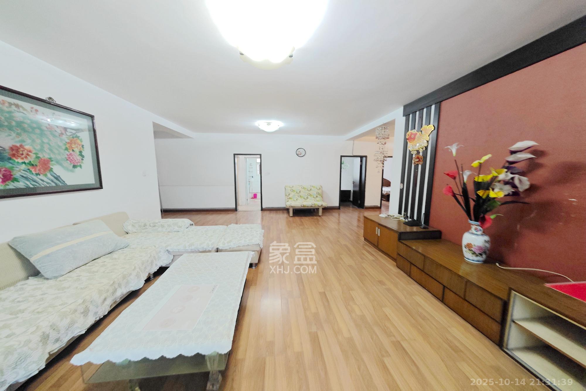 金地社区  3室2厅2卫    85.0万 金地社区  3室2厅2卫    85.0万