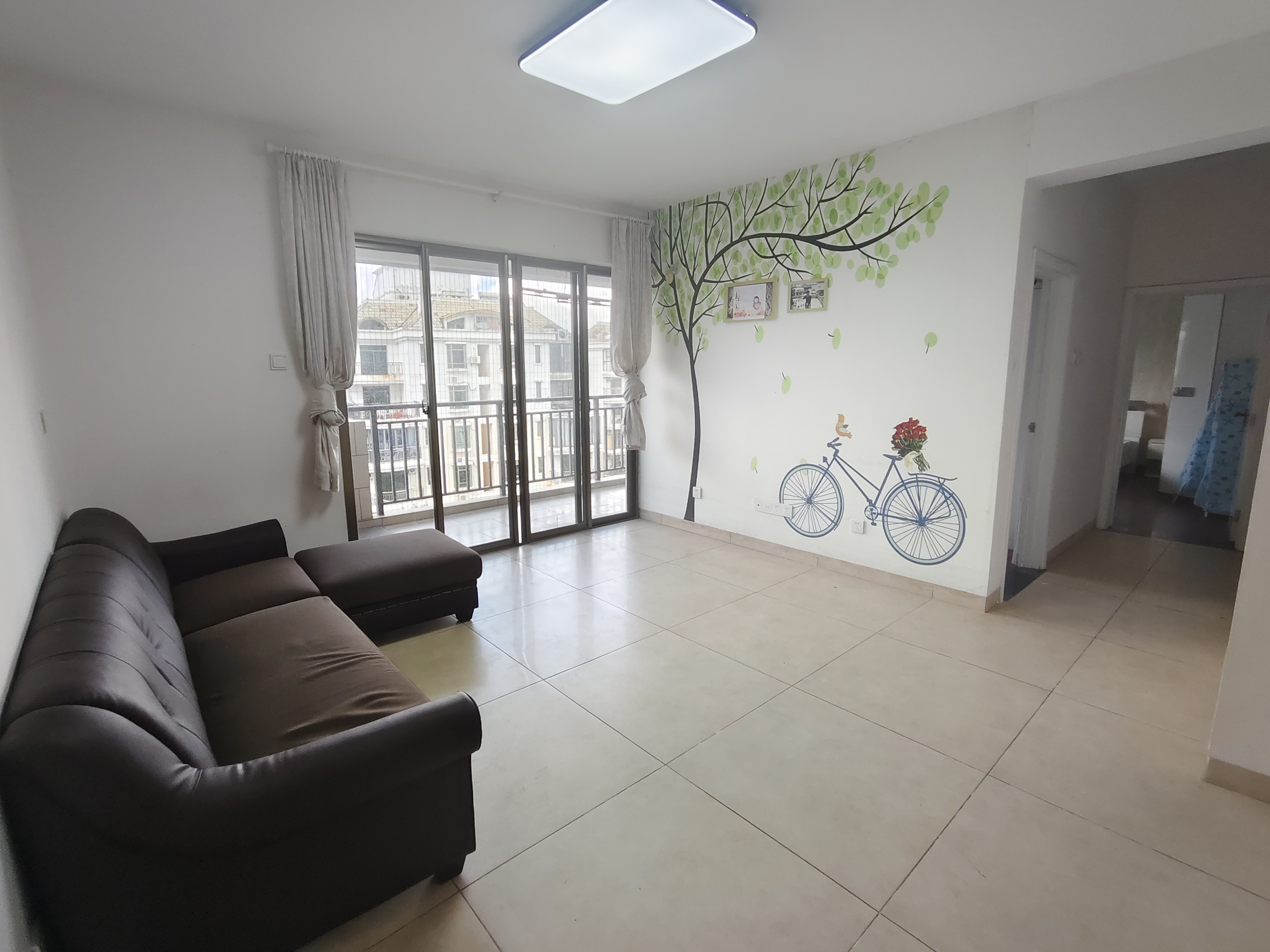 现代花园三期  3室2厅1卫    2800.0元/月