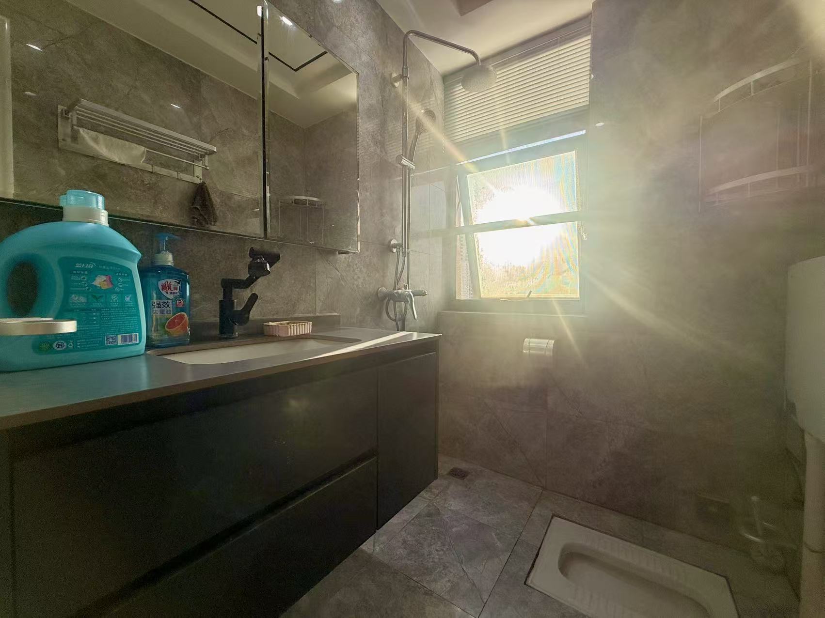 海航豪庭南苑  3室2厅2卫    4500.0元/月 海航豪庭南苑  3室2厅2卫    4500.0元/月室内图