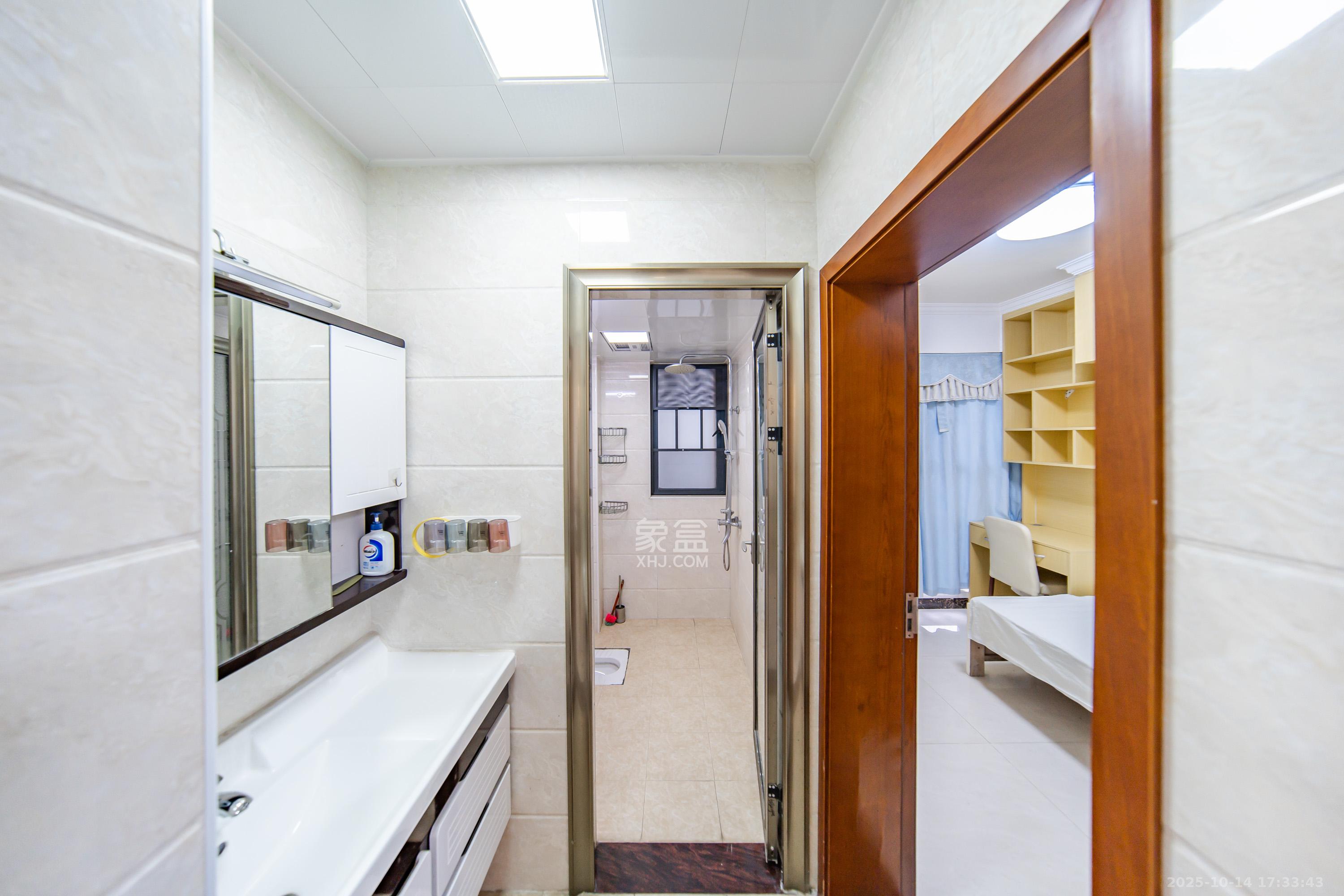 湘熙水郡(观澜海赋家园)  3室2厅2卫    96.0万 湘熙水郡(观澜海赋家园)  3室2厅2卫    96.0万卫生间