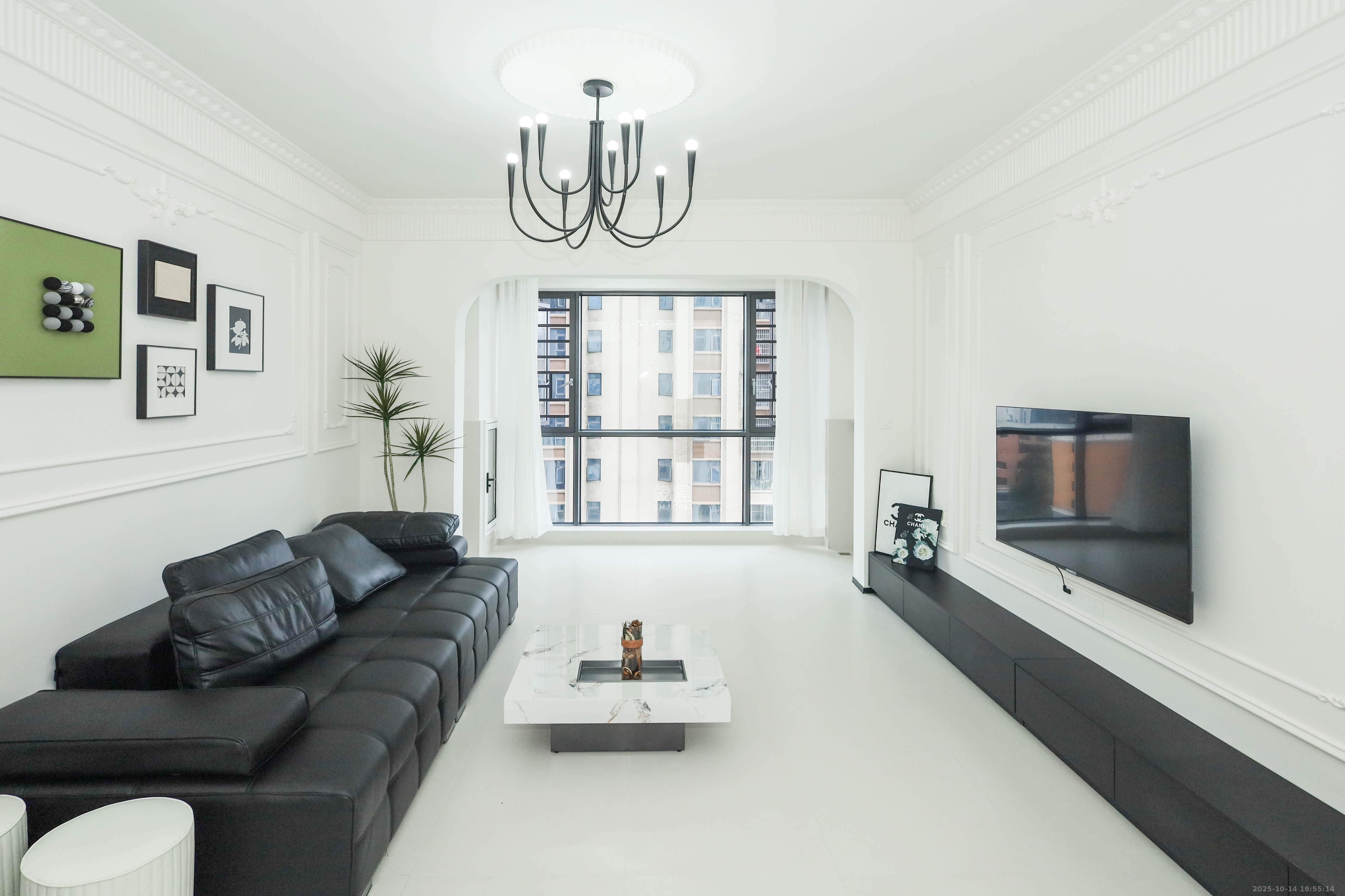 天元涉外景园B区 3室2厅2卫 88.8万 天元涉外景园B区 3室2厅2卫 88.8万客厅