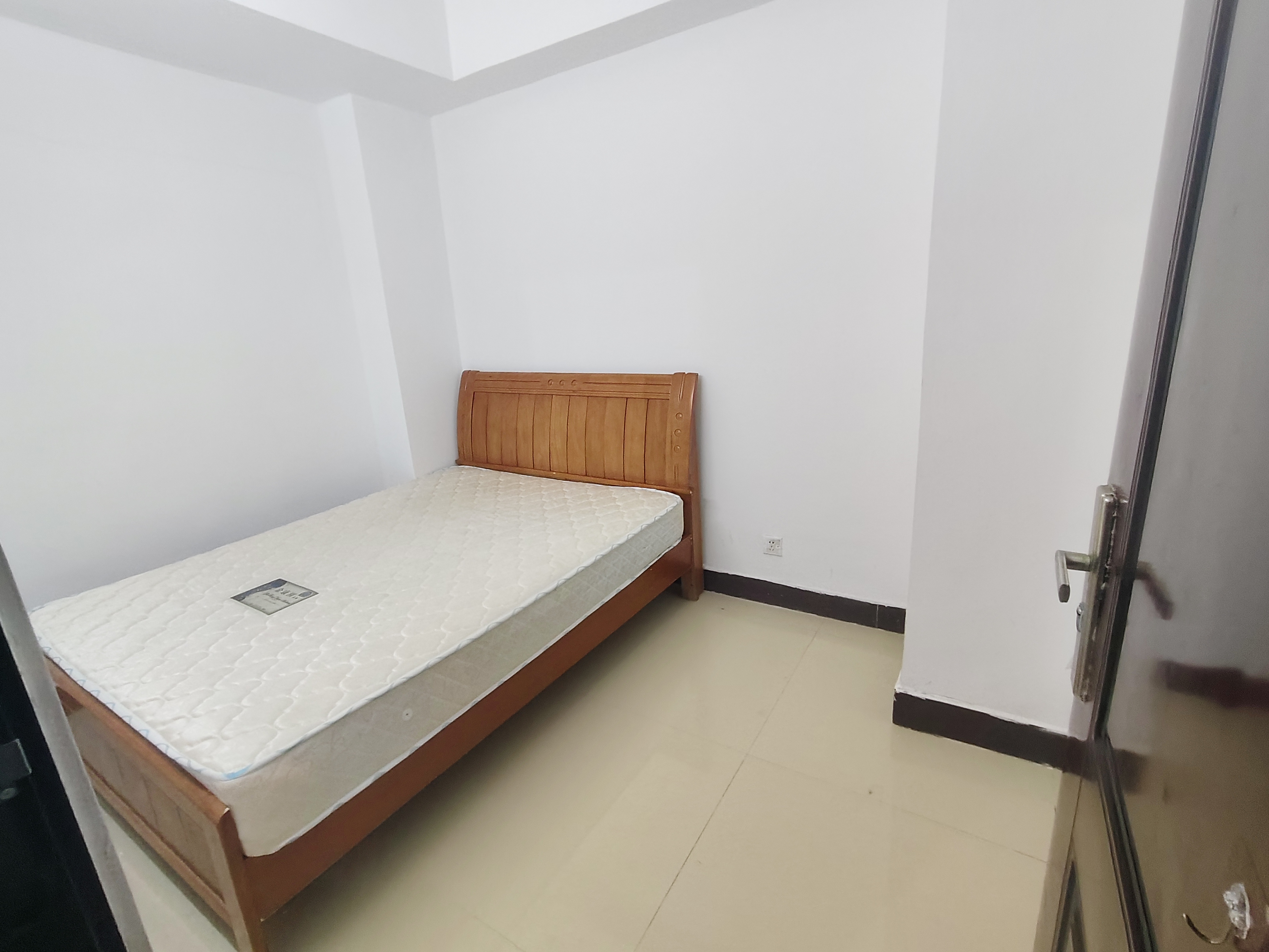 瑞丰公寓 2室1厅1卫 2200.0元/月 瑞丰公寓 2室1厅1卫 2200.0元/月室内图