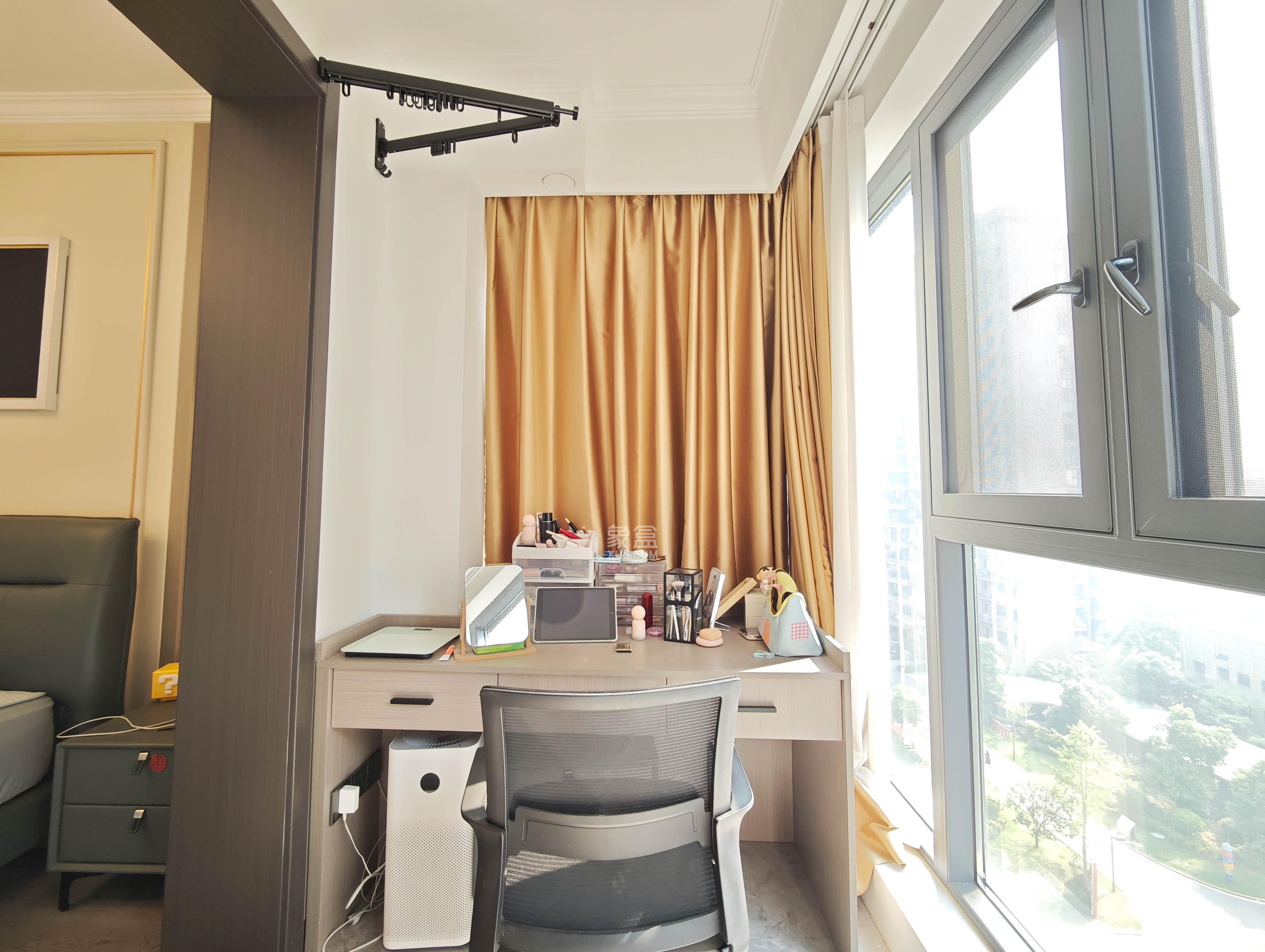 中建嘉和城  1室2厅2卫    110.0万阳台