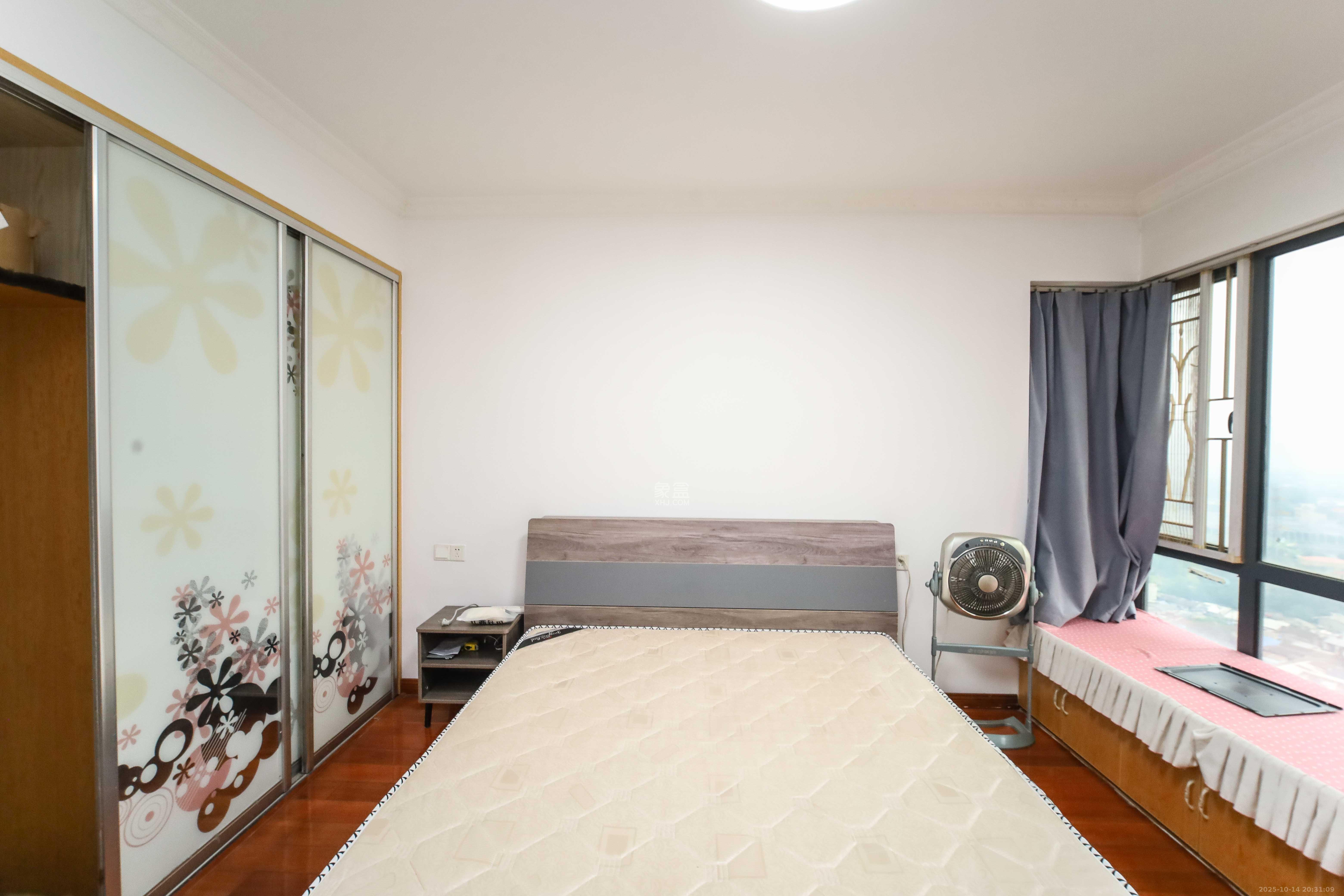 江河双水湾  3室2厅2卫    91.0万卧室