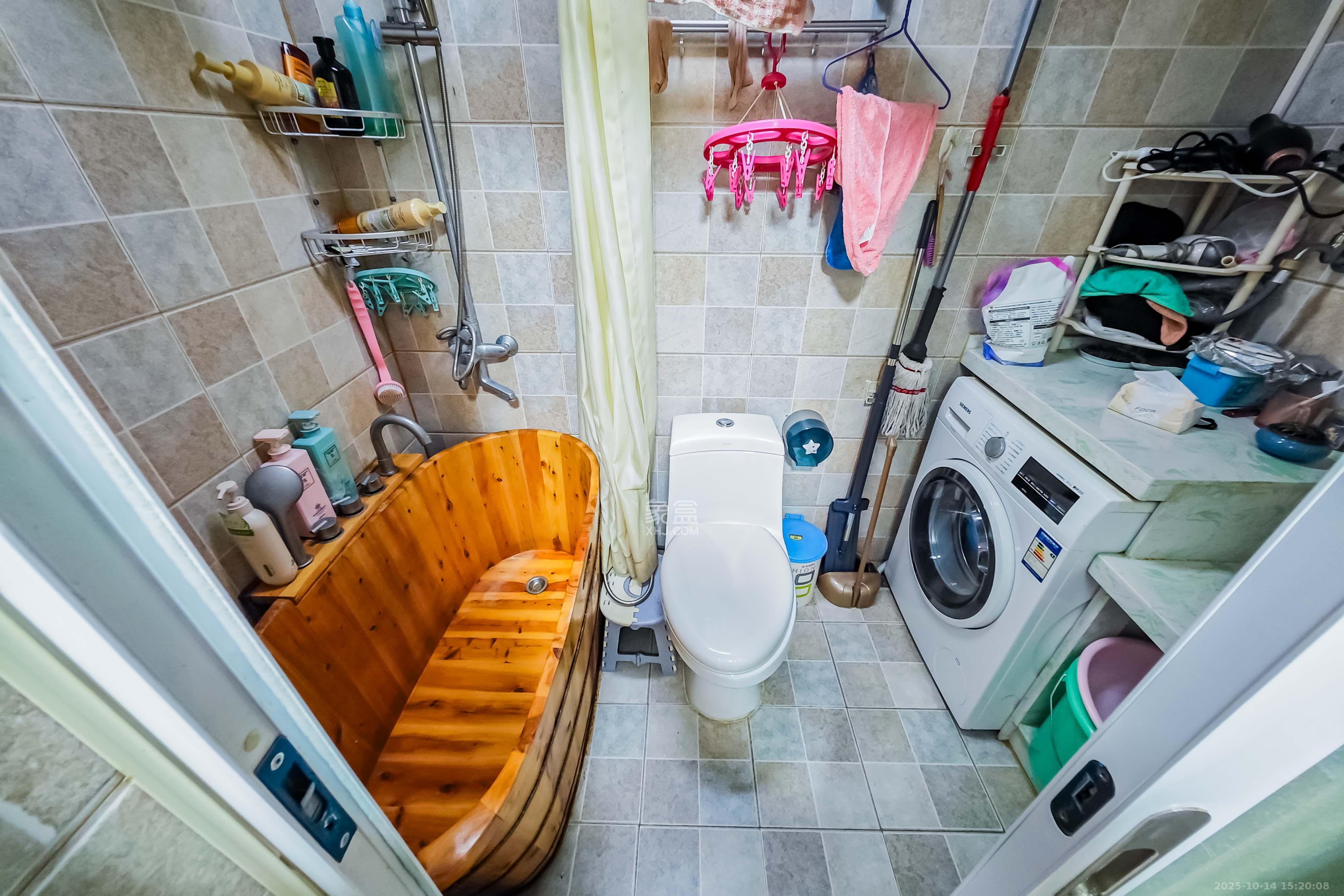 京武浪琴山一、二期  1室0厅1卫    48.0万卫生间