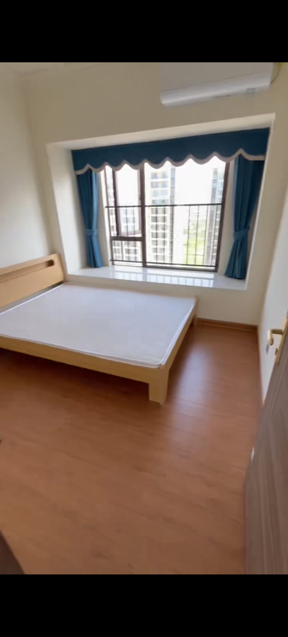 碧桂园酃湖世家  4室2厅2卫    2800.0元/月室内图