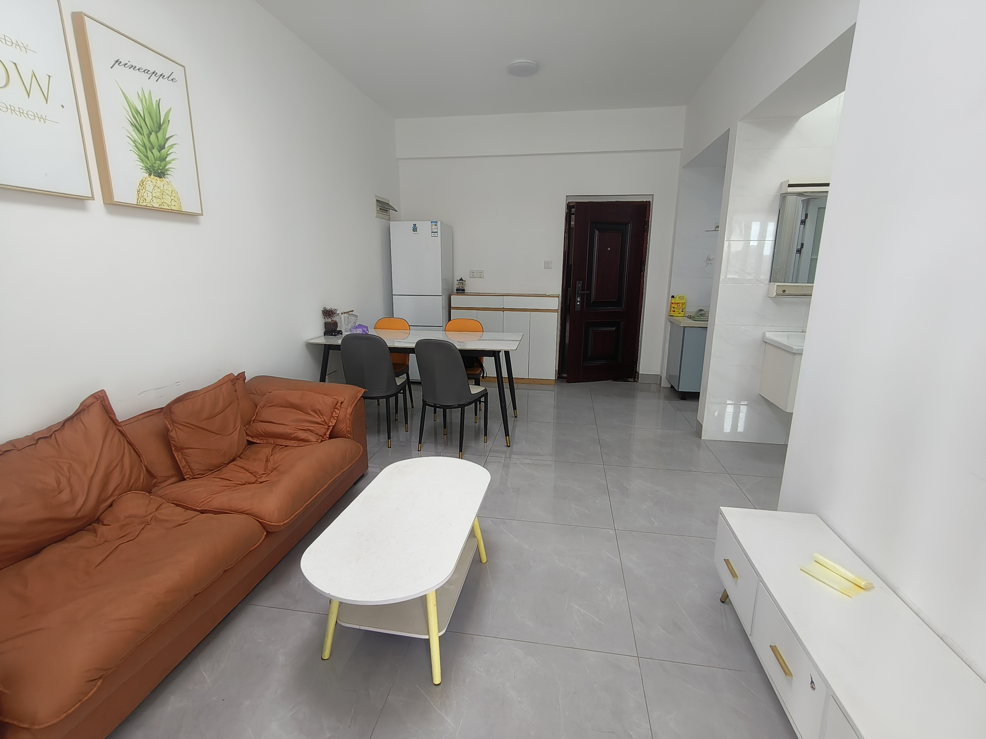 东站国际  1室1厅1卫    2300.0元/月室内图