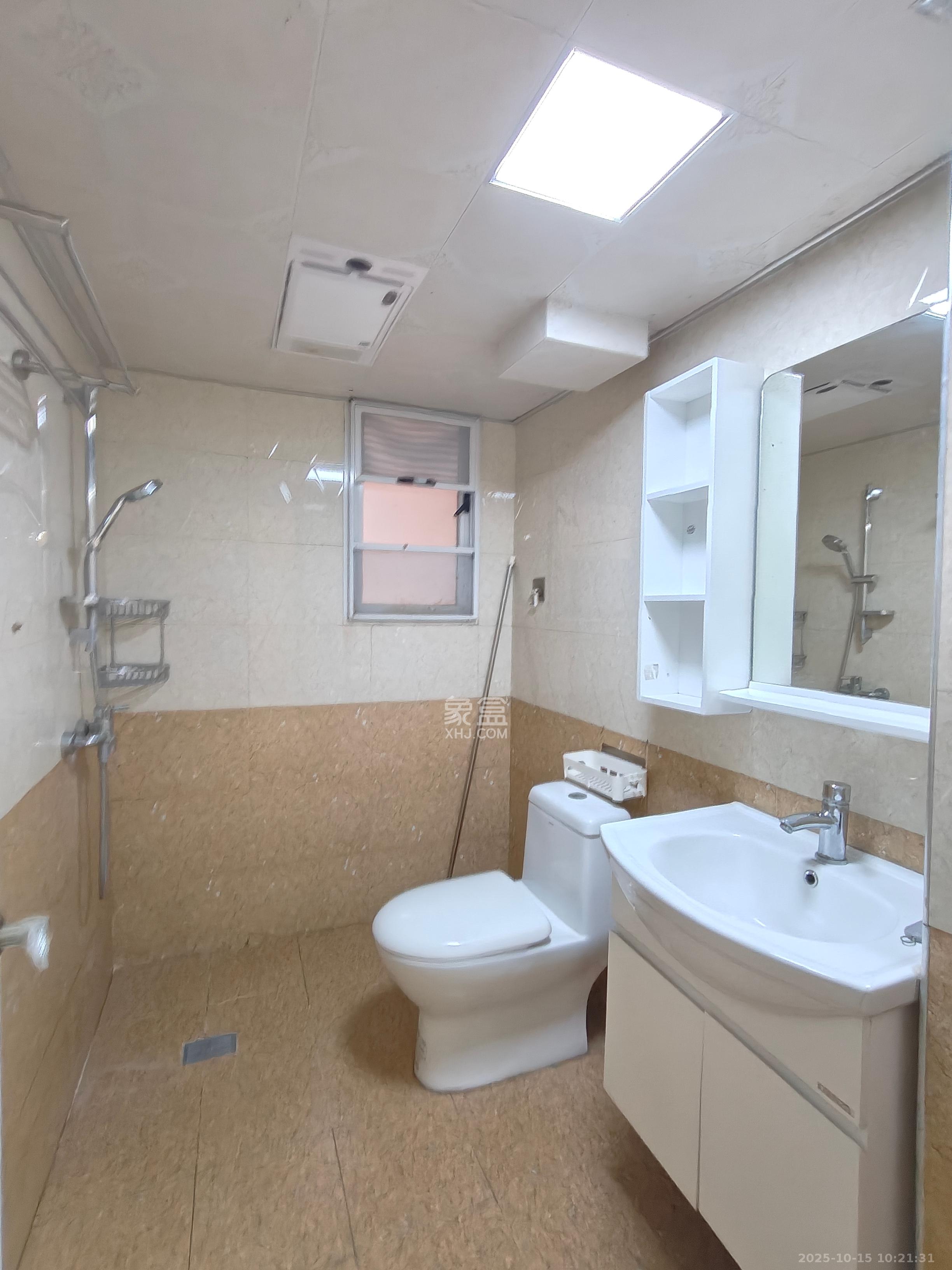 城市花园 3室2厅2卫 3500.0元/月 城市花园 3室2厅2卫 3500.0元/月室内图