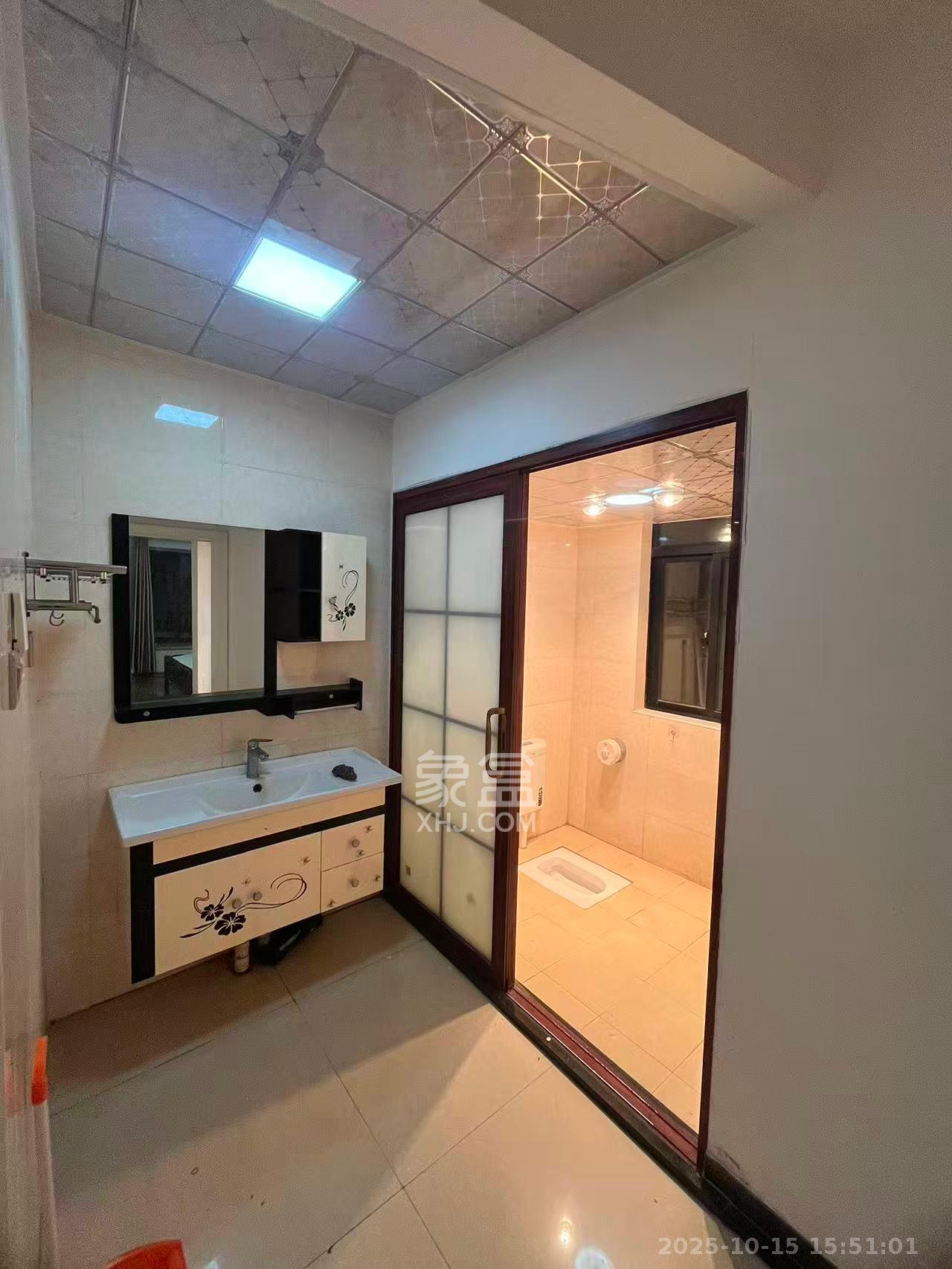 鑫远湘府华城  3室2厅2卫    2400.0元/月室内图