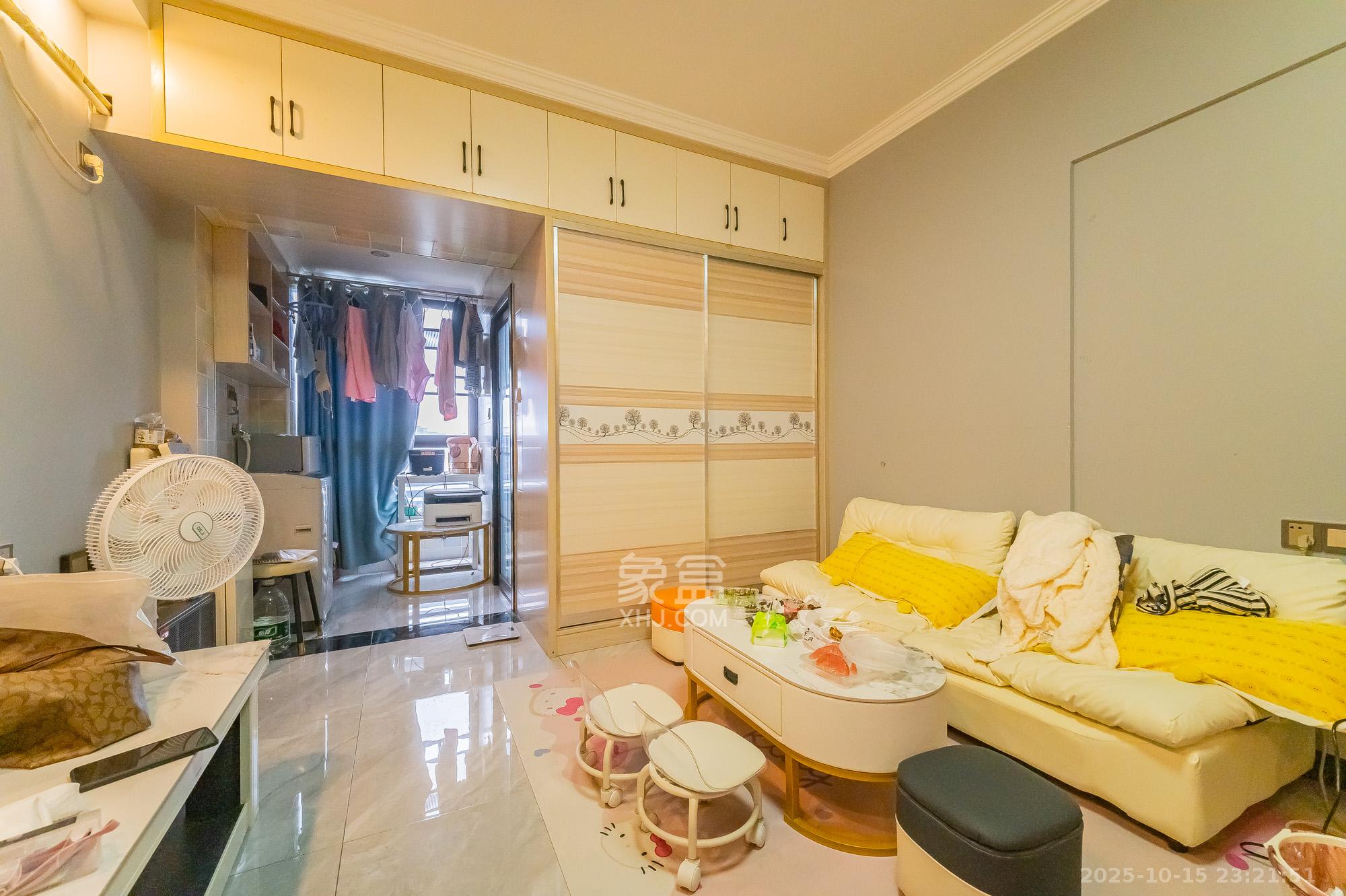 国泰九龙湾  1室1厅1卫    23.8万 国泰九龙湾  1室1厅1卫    23.8万客厅