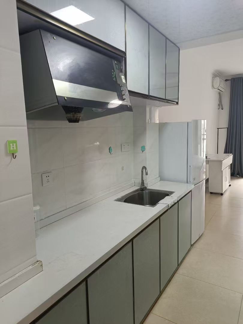 东线一号 1室1厅1卫 50.0万 东线一号 1室1厅1卫 50.0万客厅