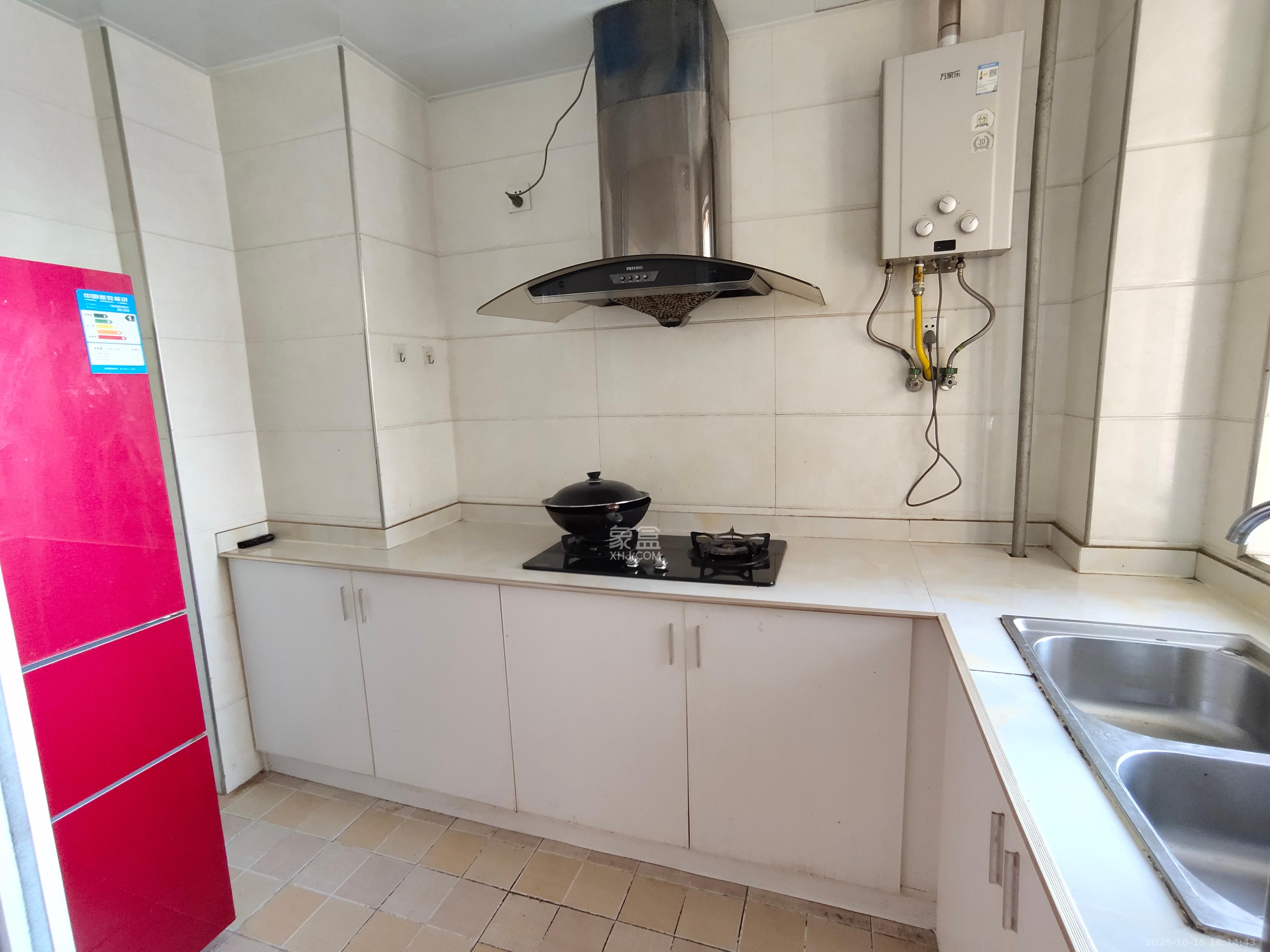 中城丽景香山园  4室2厅2卫    3300.0元/月室内图