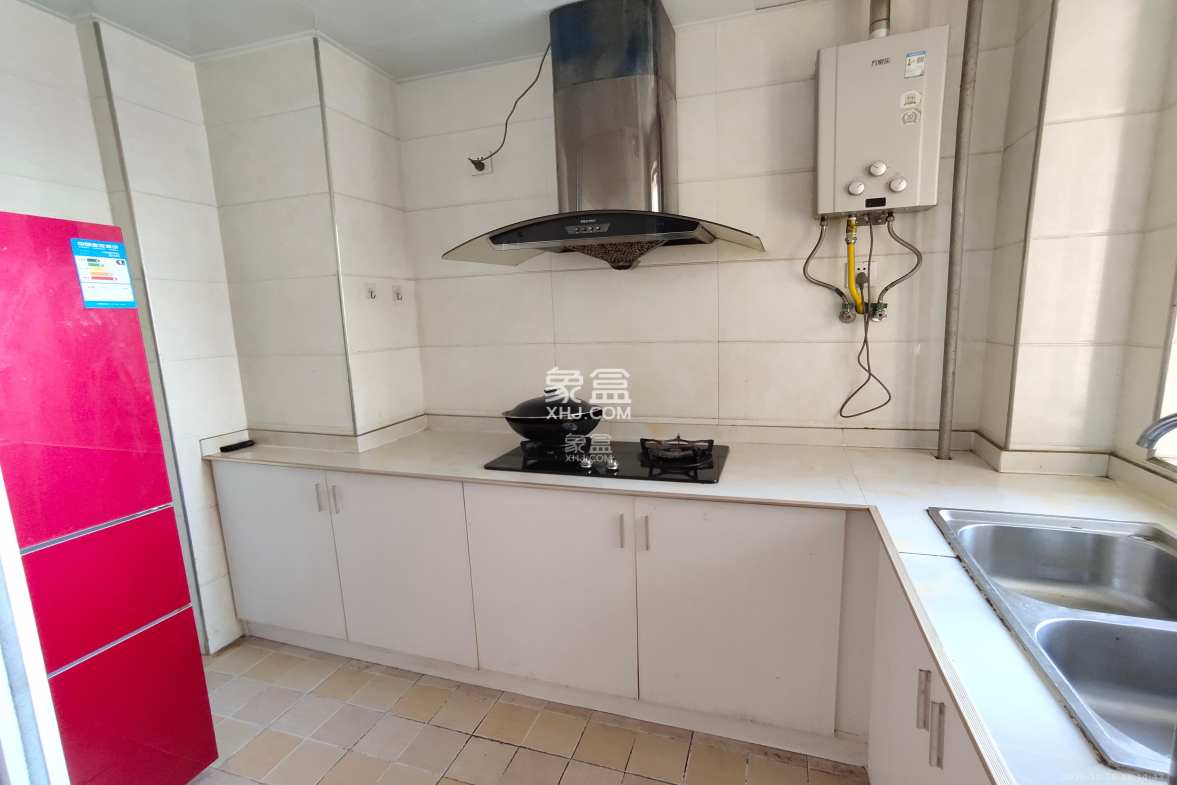 中城丽景香山园 4室2厅2卫 3300.0元/月 中城丽景香山园 4室2厅2卫 3300.0元/月室内图