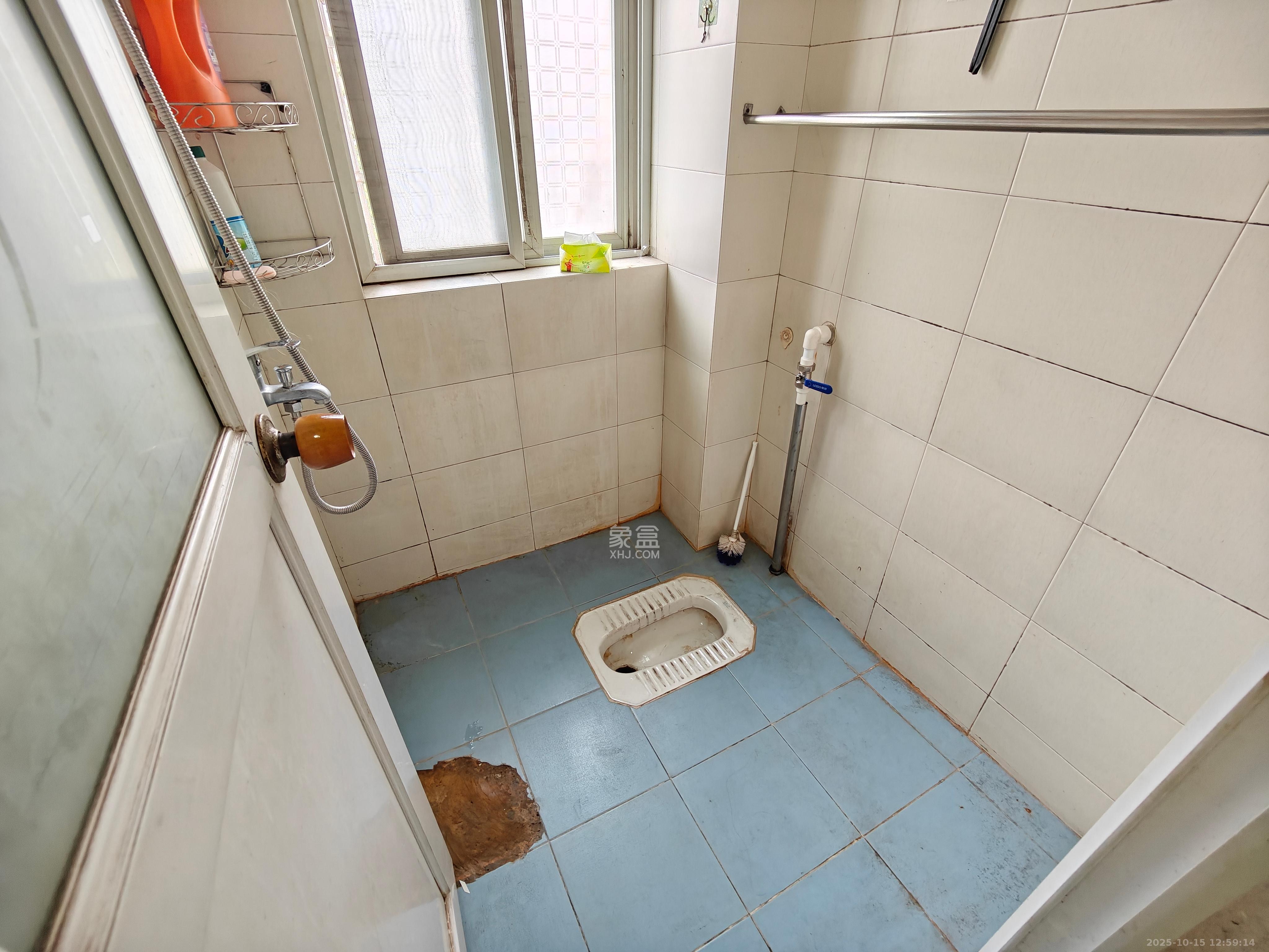 老灯泡厂宿舍（啤酒厂宿舍）  2室2厅1卫    1650.0元/月室内图