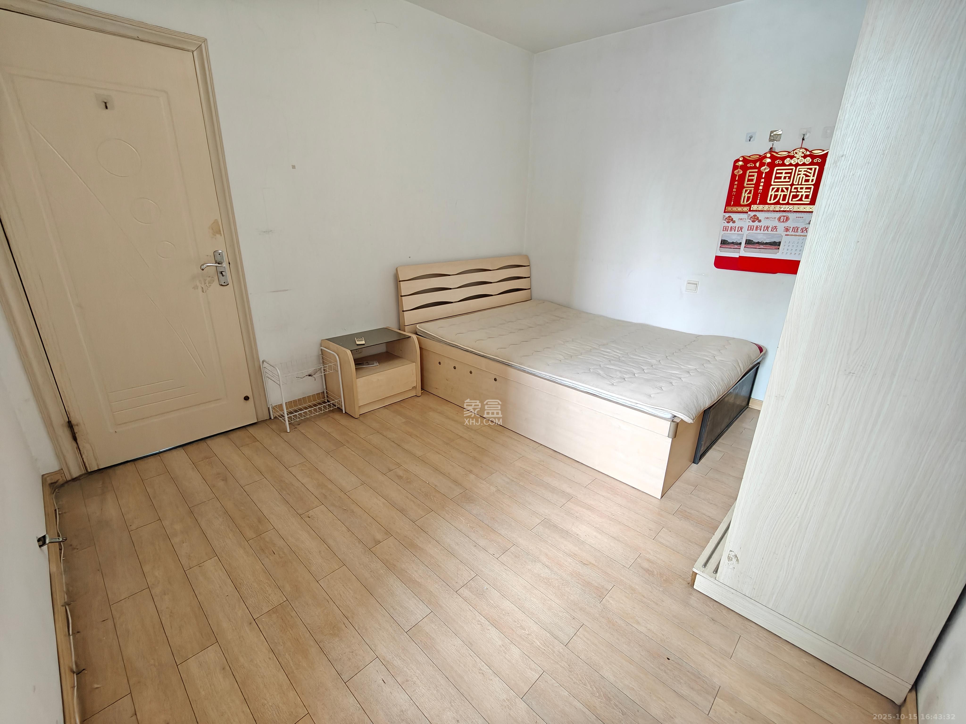 玛依拉山庄 2室2厅1卫 2400.0元/月 玛依拉山庄 2室2厅1卫 2400.0元/月室内图