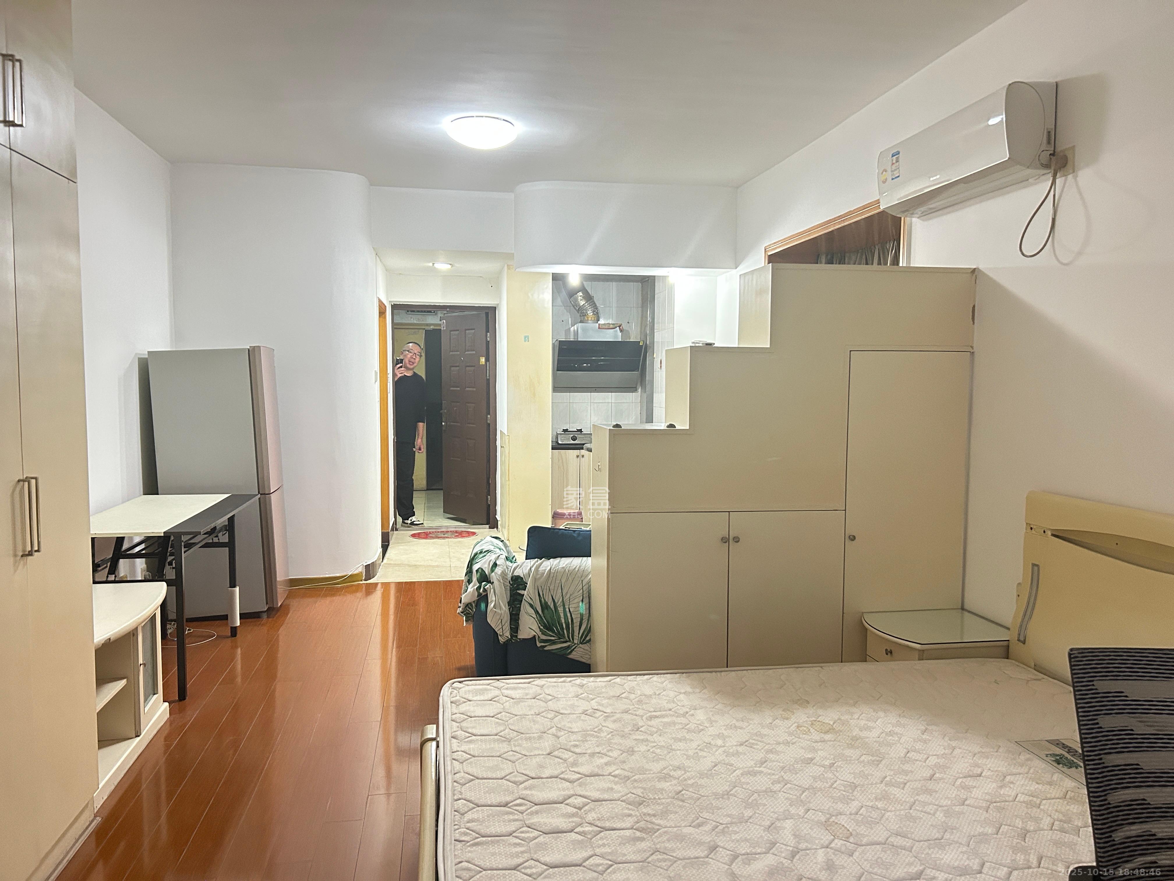 星语林名园  1室1厅1卫    1300.0元/月