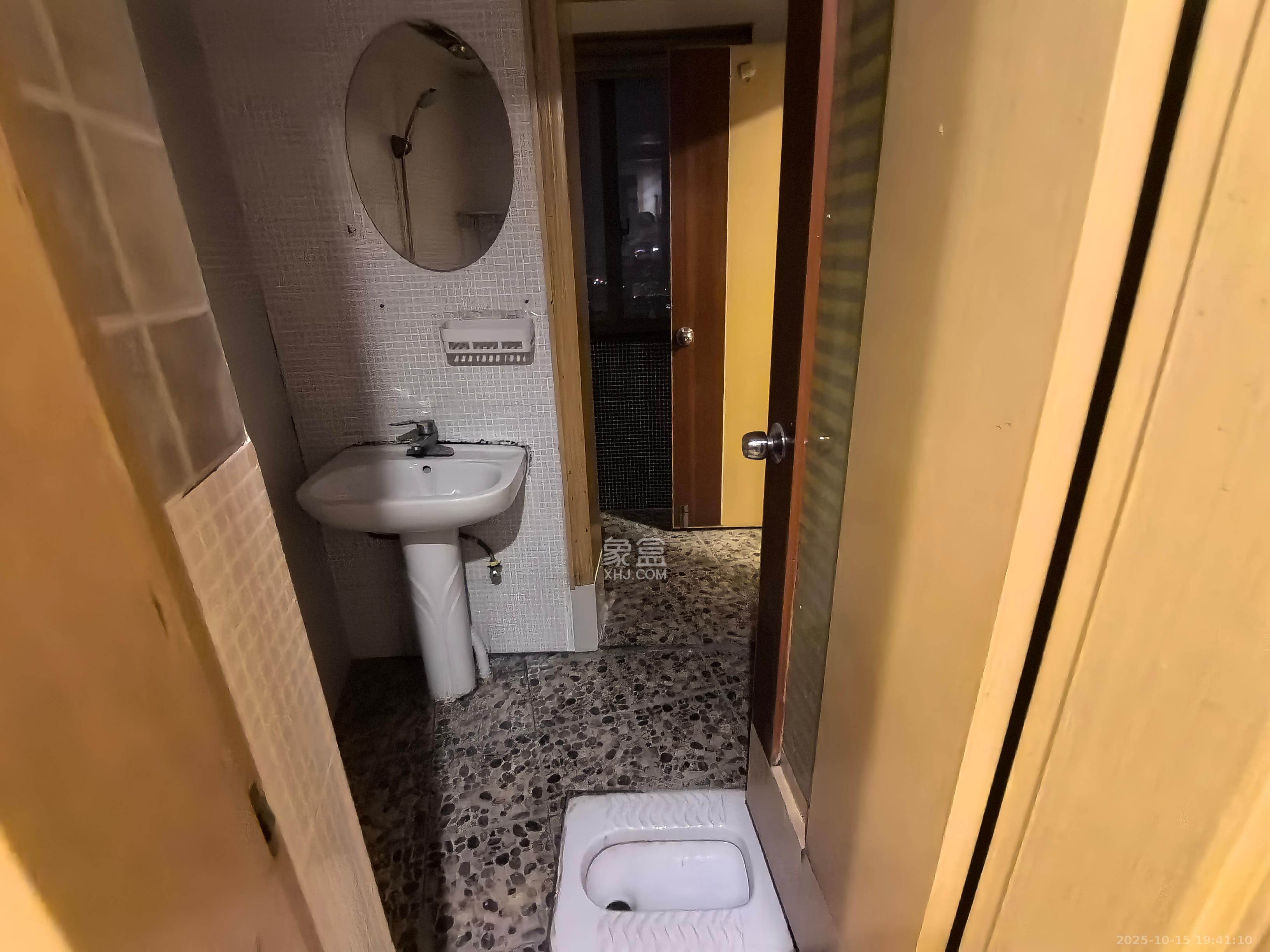 上海城小区  1室1厅1卫    1400.0元/月 上海城小区  1室1厅1卫    1400.0元/月室内图