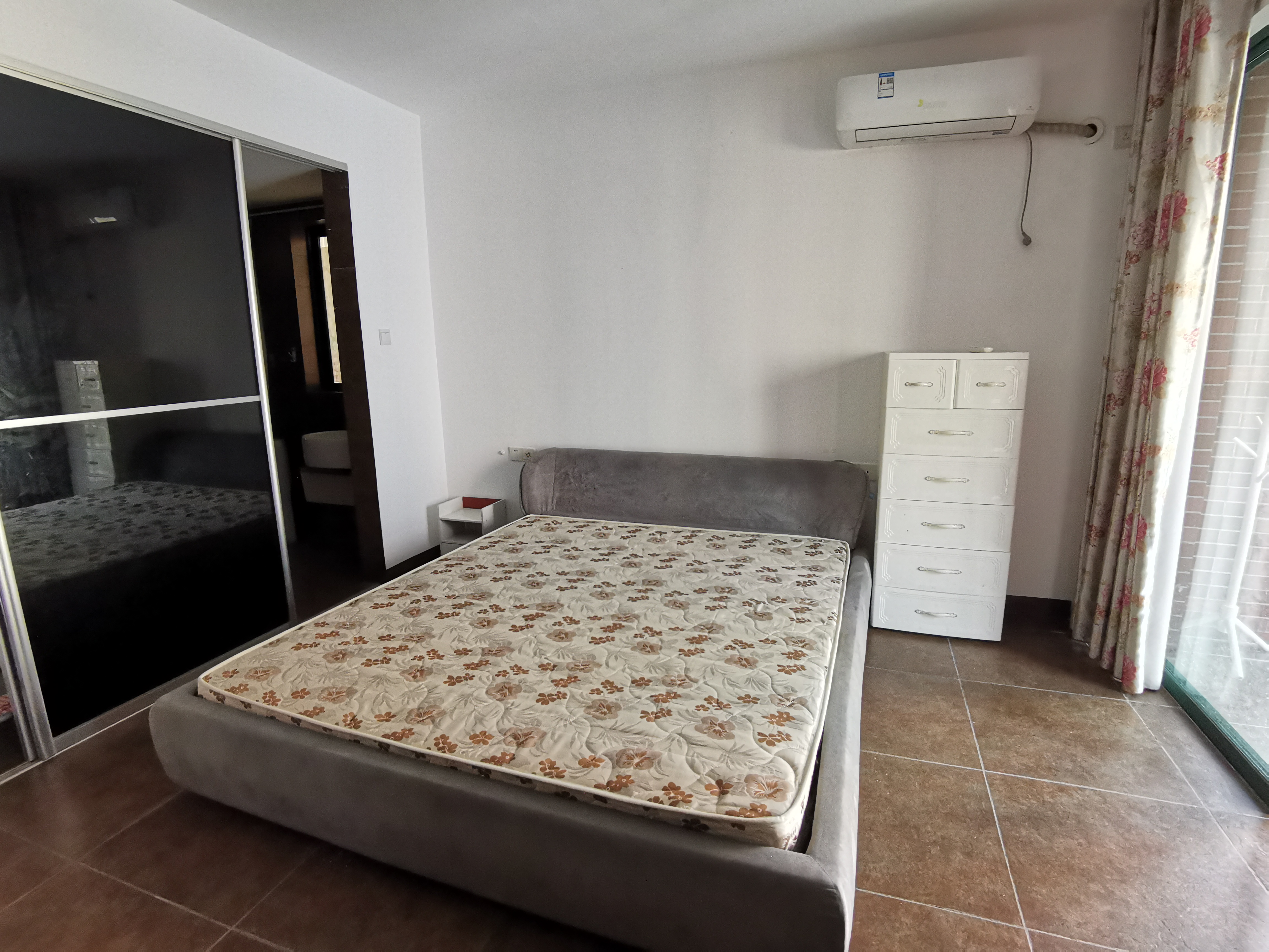 御景峰 1室0厅1卫 1600.0元/月 御景峰 1室0厅1卫 1600.0元/月室内图