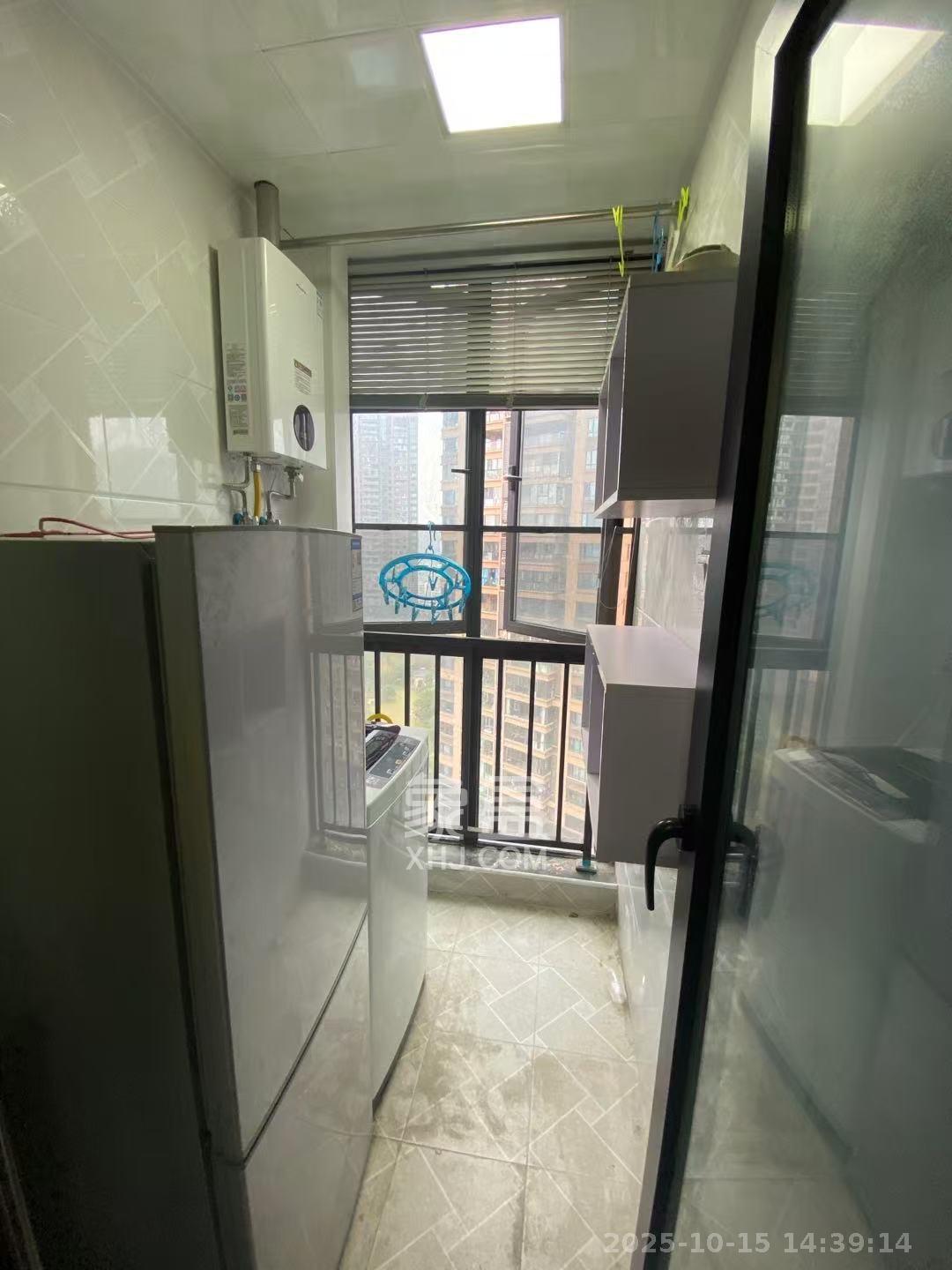 荣悦台  1室1厅1卫    1800.0元/月 荣悦台  1室1厅1卫    1800.0元/月室内图