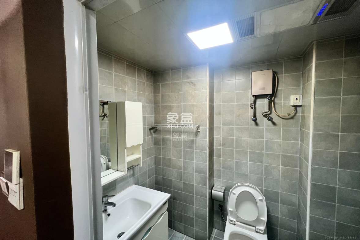 阳光锦城 1室1厅1卫 1600.0元/月 阳光锦城 1室1厅1卫 1600.0元/月室内图