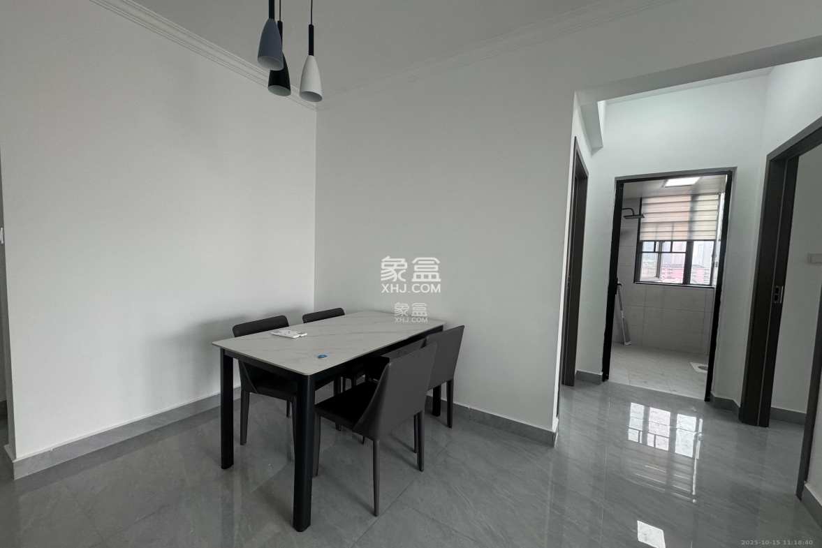 岭福家苑(天心佳苑)  2室2厅1卫    3200.0元/月 岭福家苑(天心佳苑)  2室2厅1卫    3200.0元/月室内图