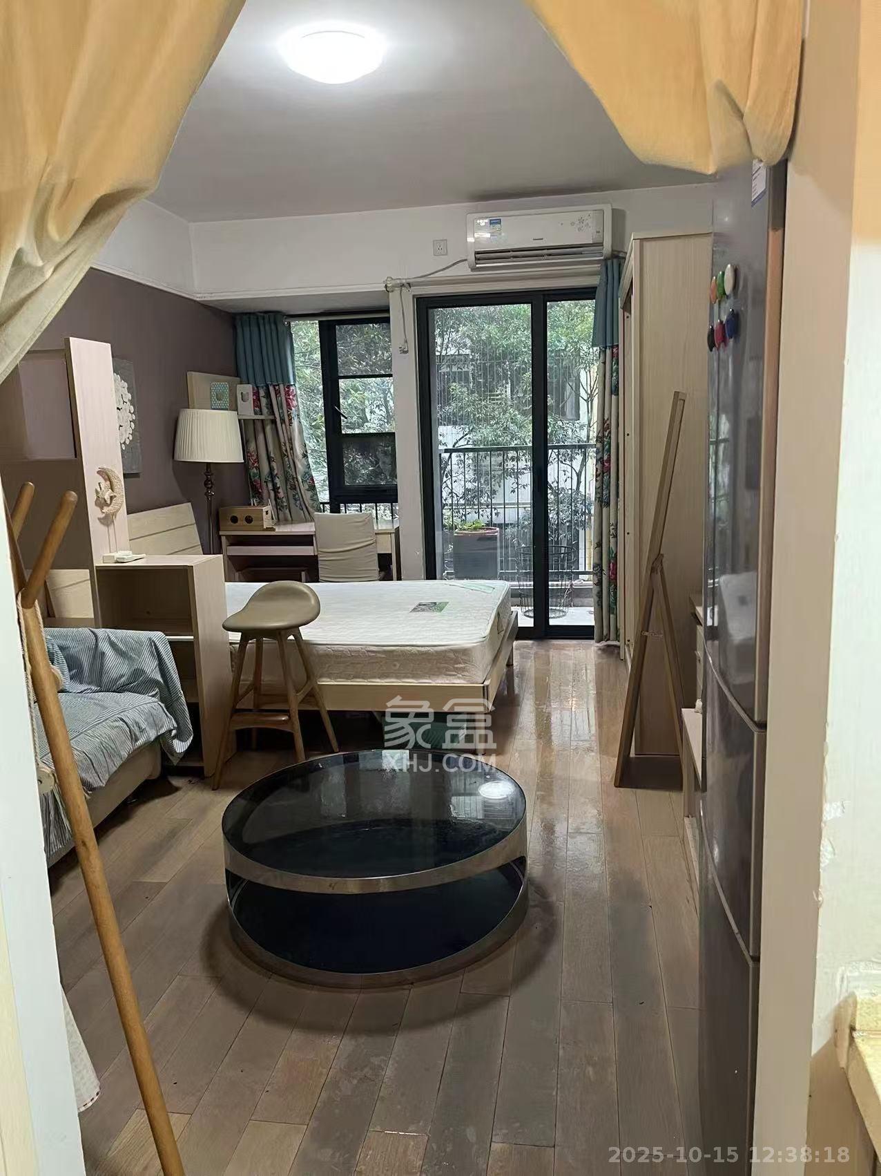 万科金色家园  1室0厅0卫    1400.0元/月 万科金色家园  1室0厅0卫    1400.0元/月