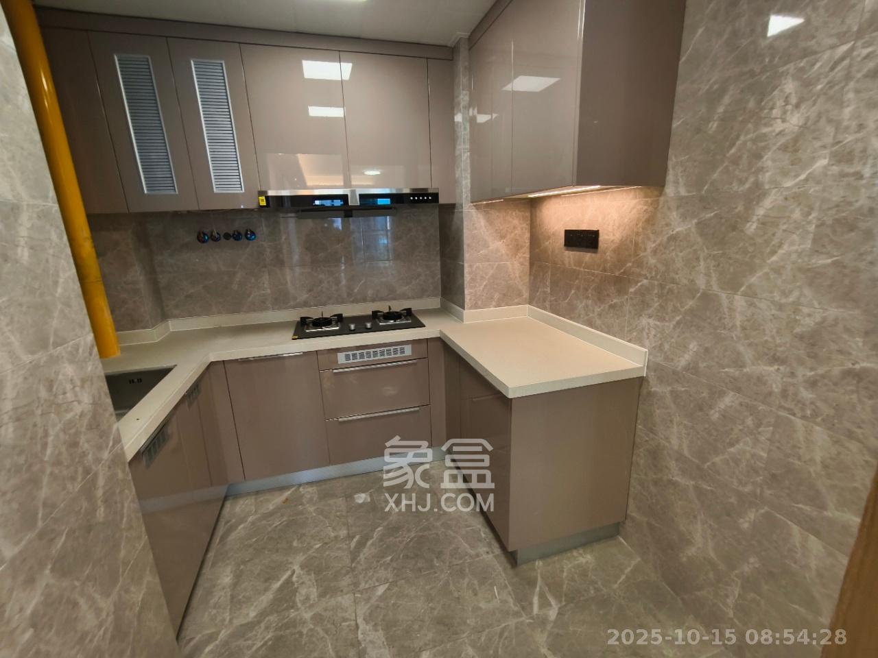 旭辉雨花郡  3室2厅2卫    3800.0元/月 旭辉雨花郡  3室2厅2卫    3800.0元/月室内图