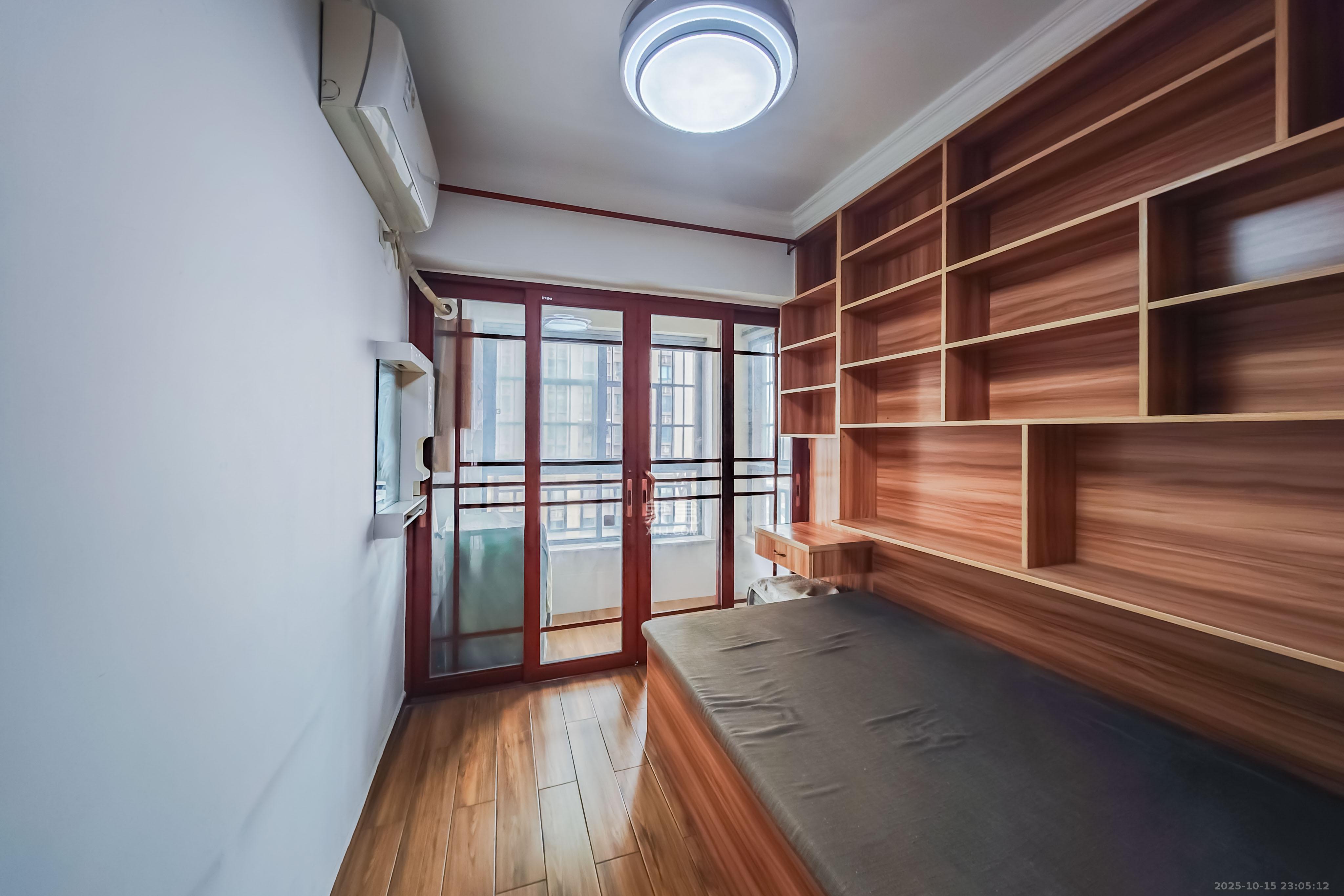 香樟兰亭（朗峰苑）  3室2厅1卫    91.5万卧室