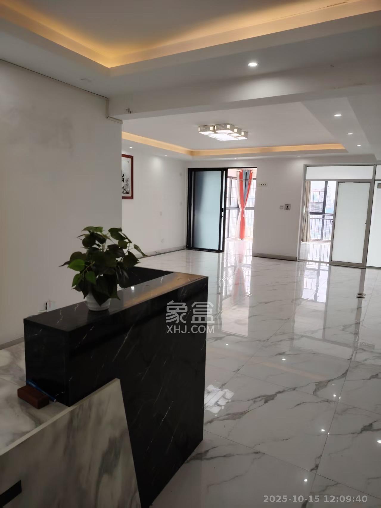 财富港湾(绿领大厦)  3室2厅2卫    3500.0元/月 财富港湾(绿领大厦)  3室2厅2卫    3500.0元/月室内图