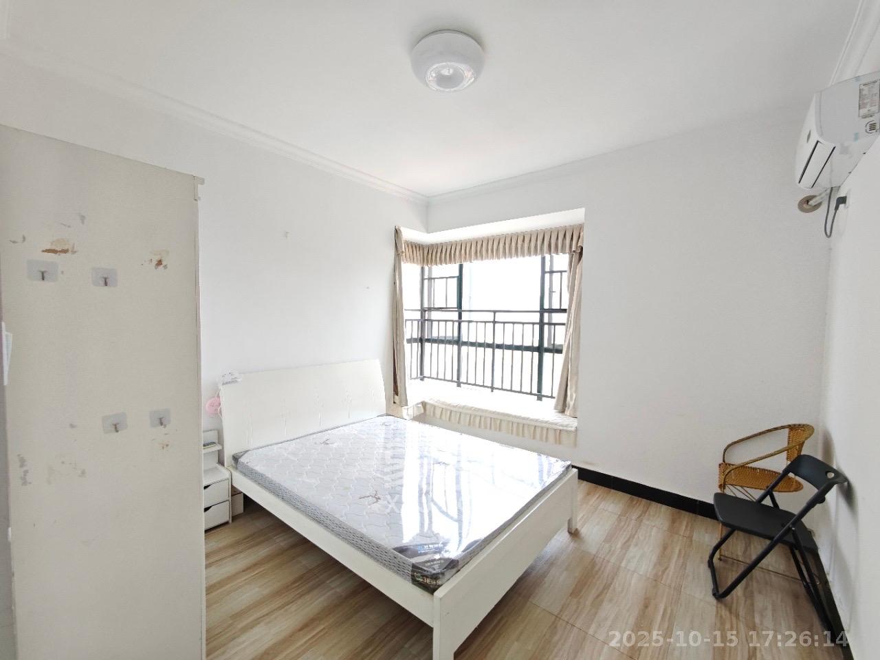 华美公寓（新猎鹰公寓）  2室2厅1卫    2200.0元/月室内图